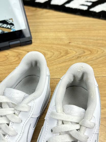 Nike Air Force 1 Low (38.5)