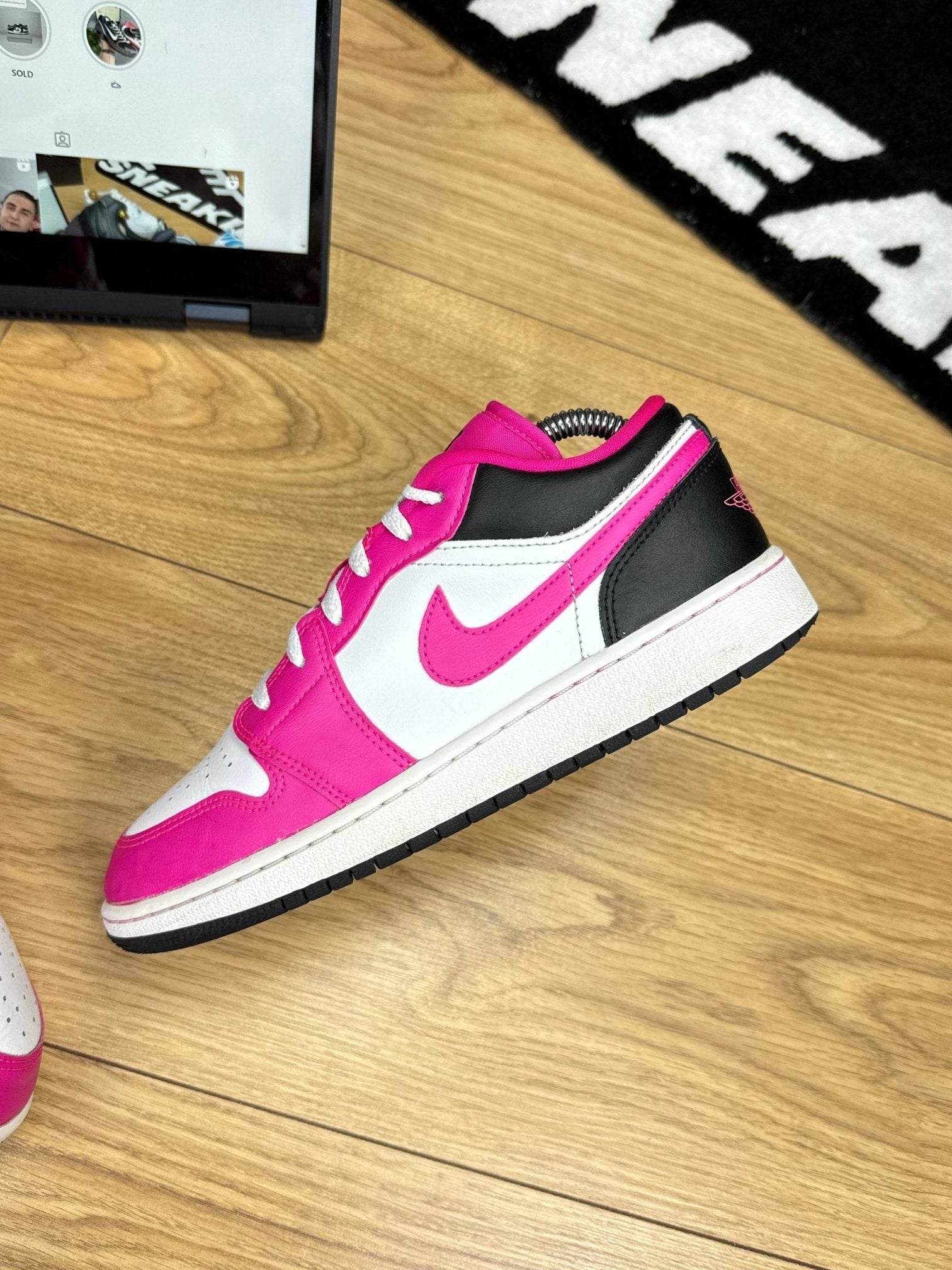 Jordan Air Jordan 1 Low Fierce Pink — buty sportowe męskie w bardzo dobrym stanie rozmiar 38.5, zewnętrzny panel lewego buta