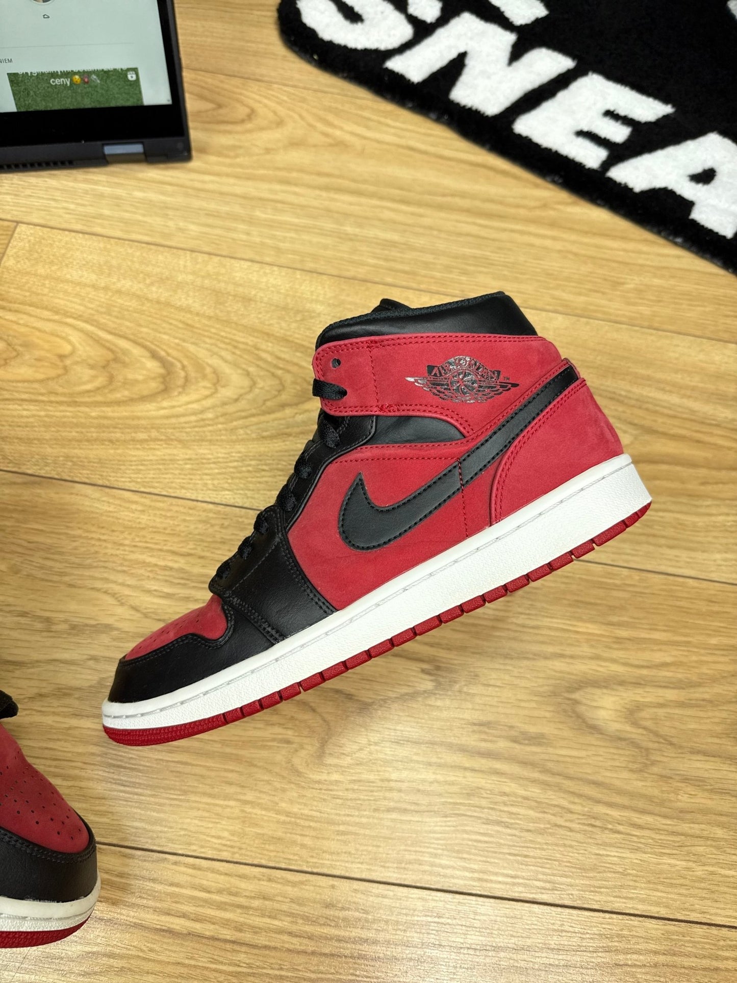 Nike Air Jordan 1 Mid (42)