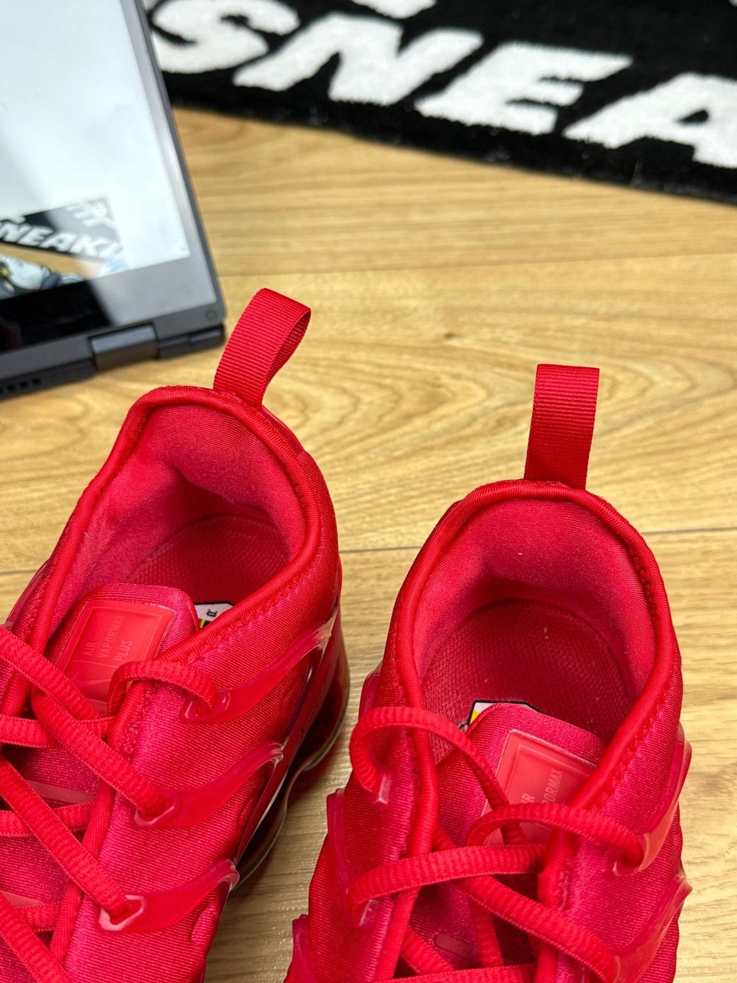 Nike Air Vapormax Plus (42.5)