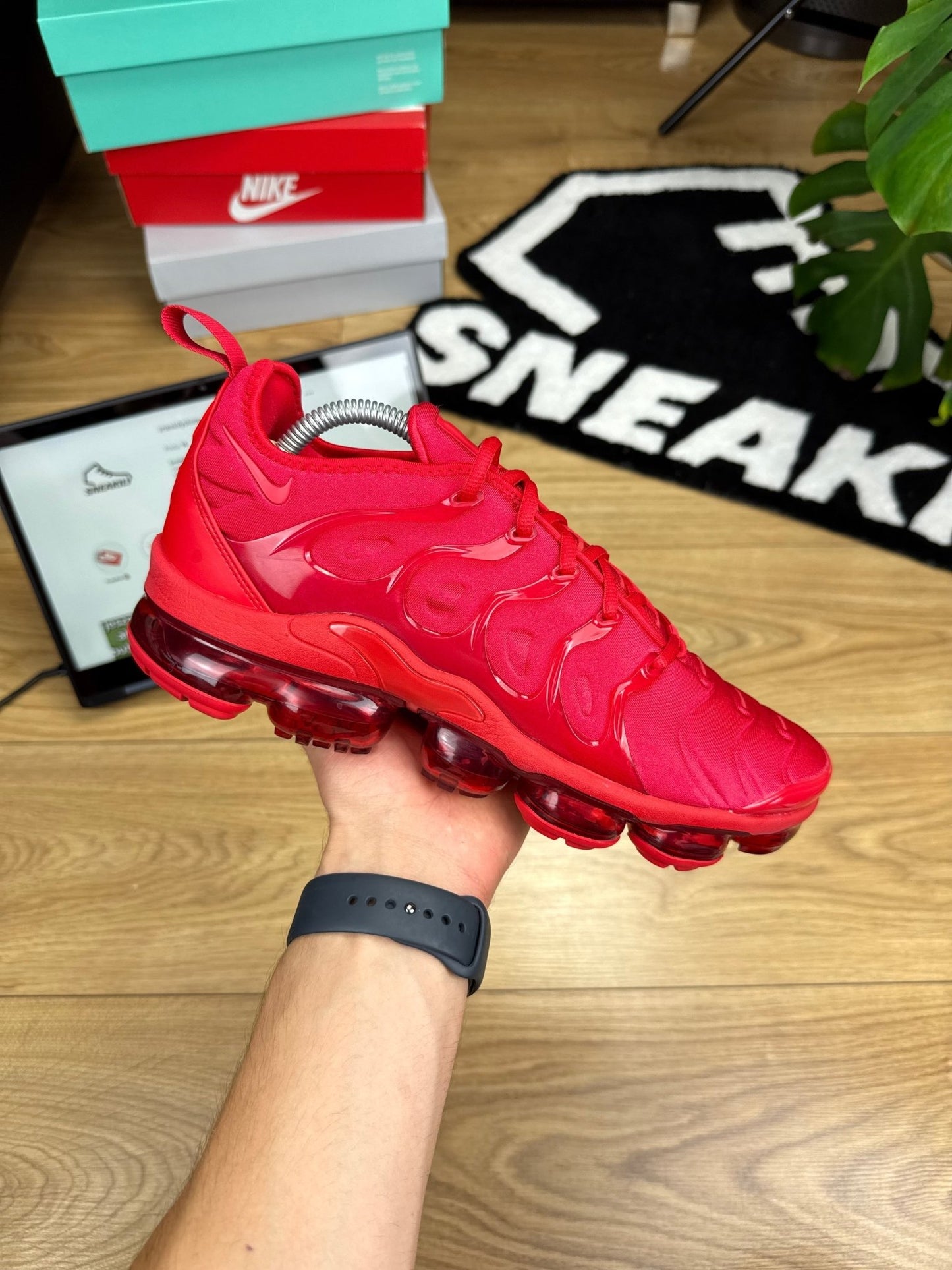 Nike Air Vapormax Plus (42.5)