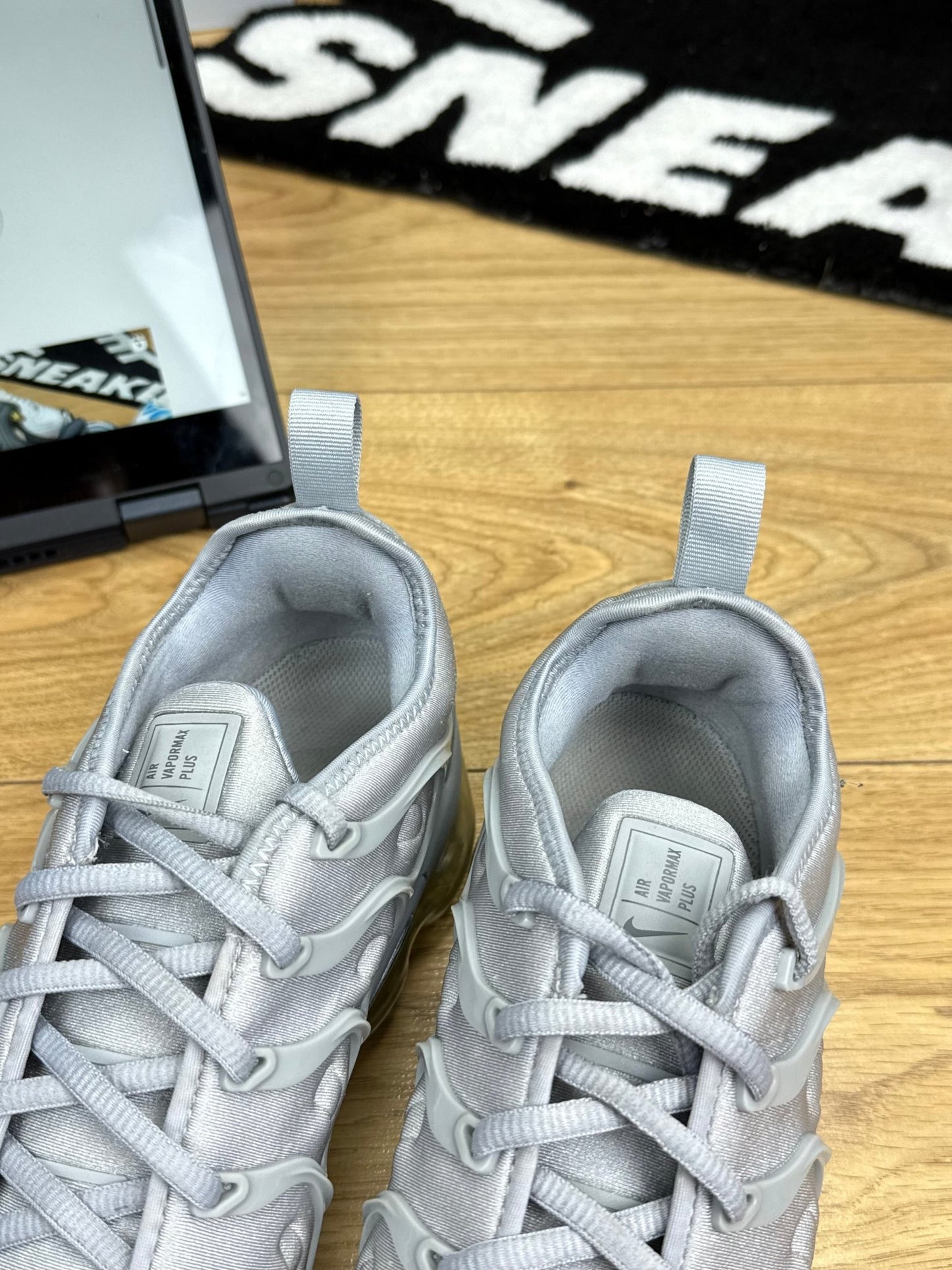 Nike Air Vapormax Plus (42)