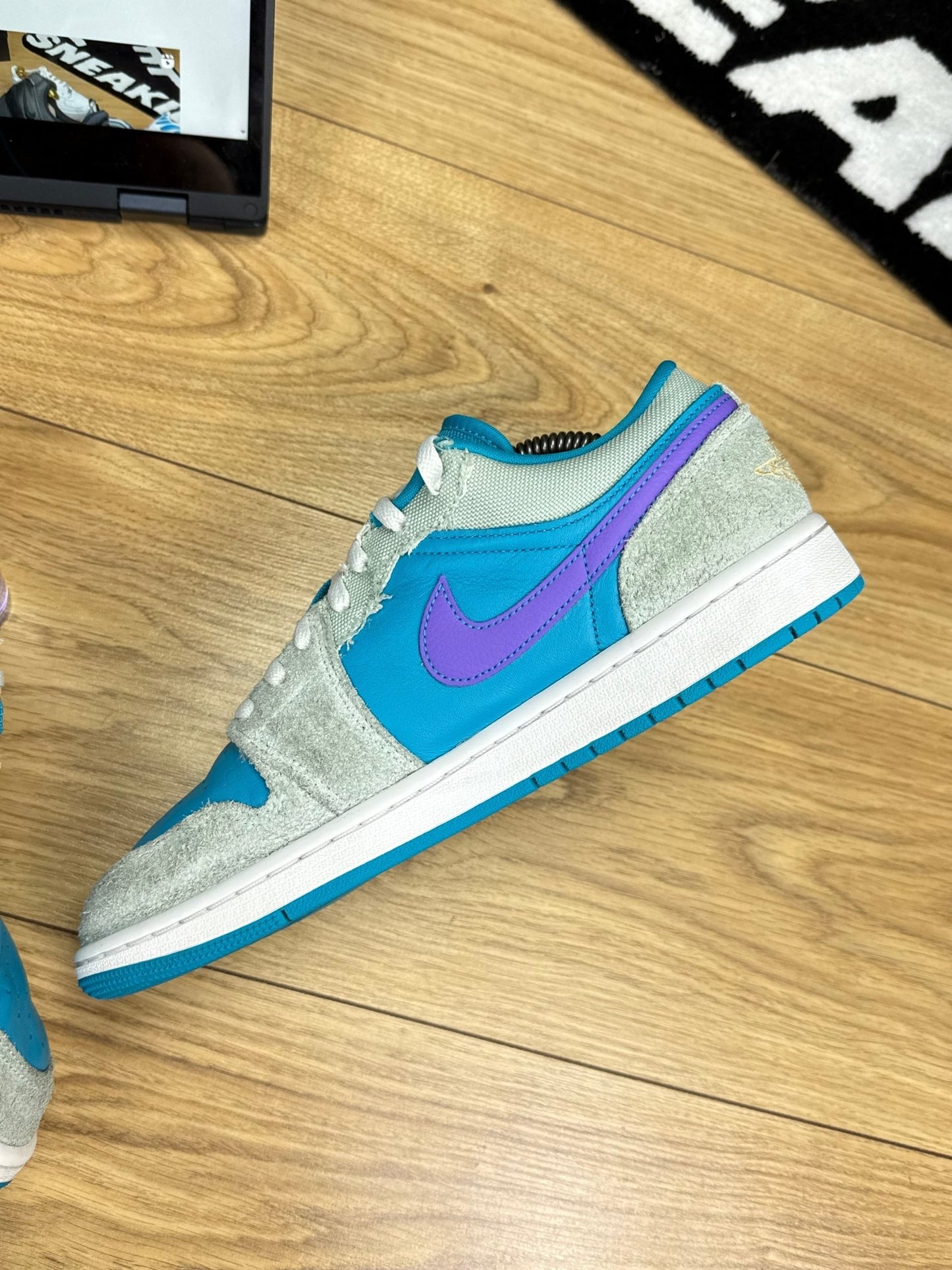 Nike Air Jordan 1 Low (42.5)