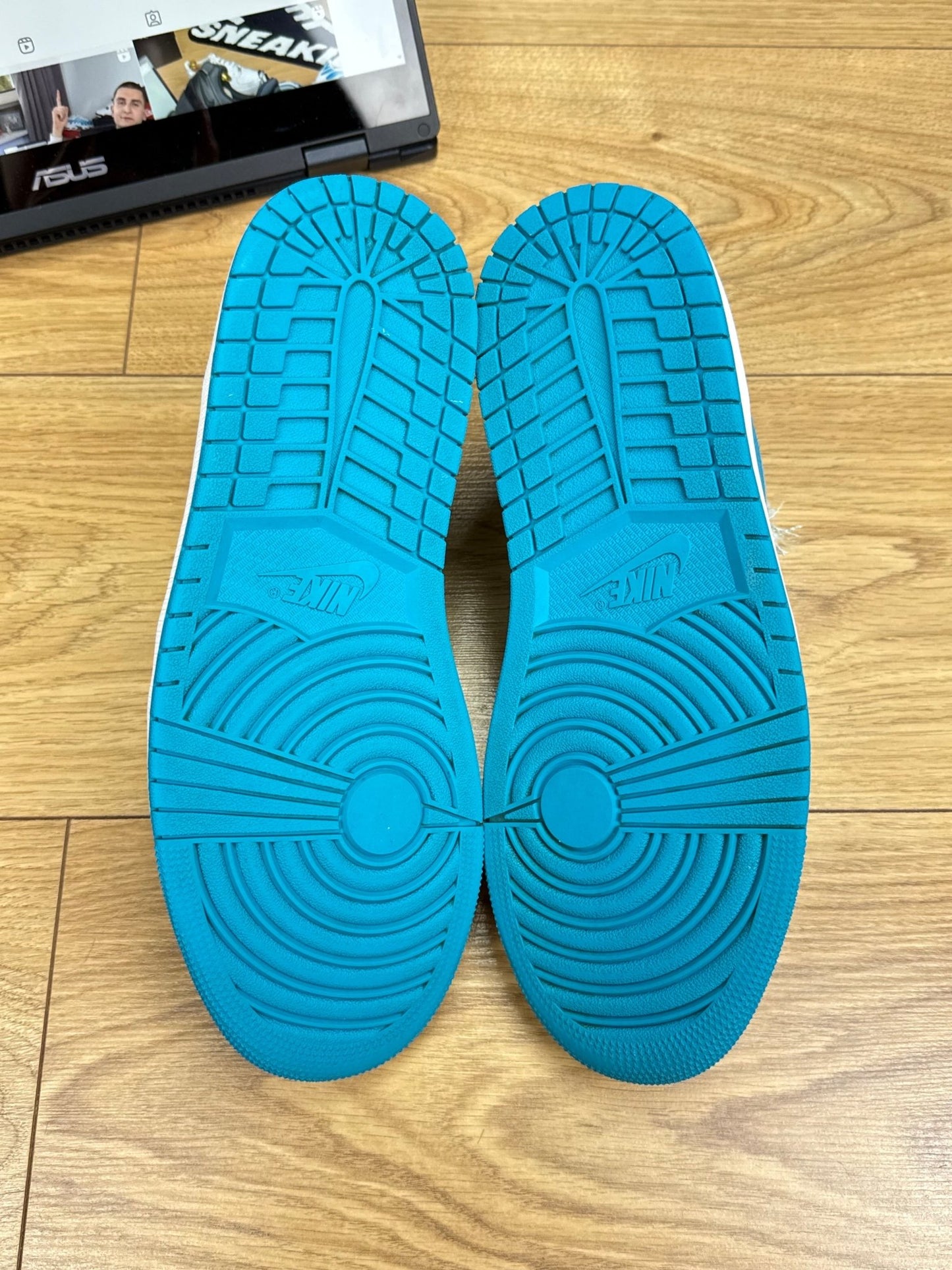 Nike Air Jordan 1 Low (42.5)