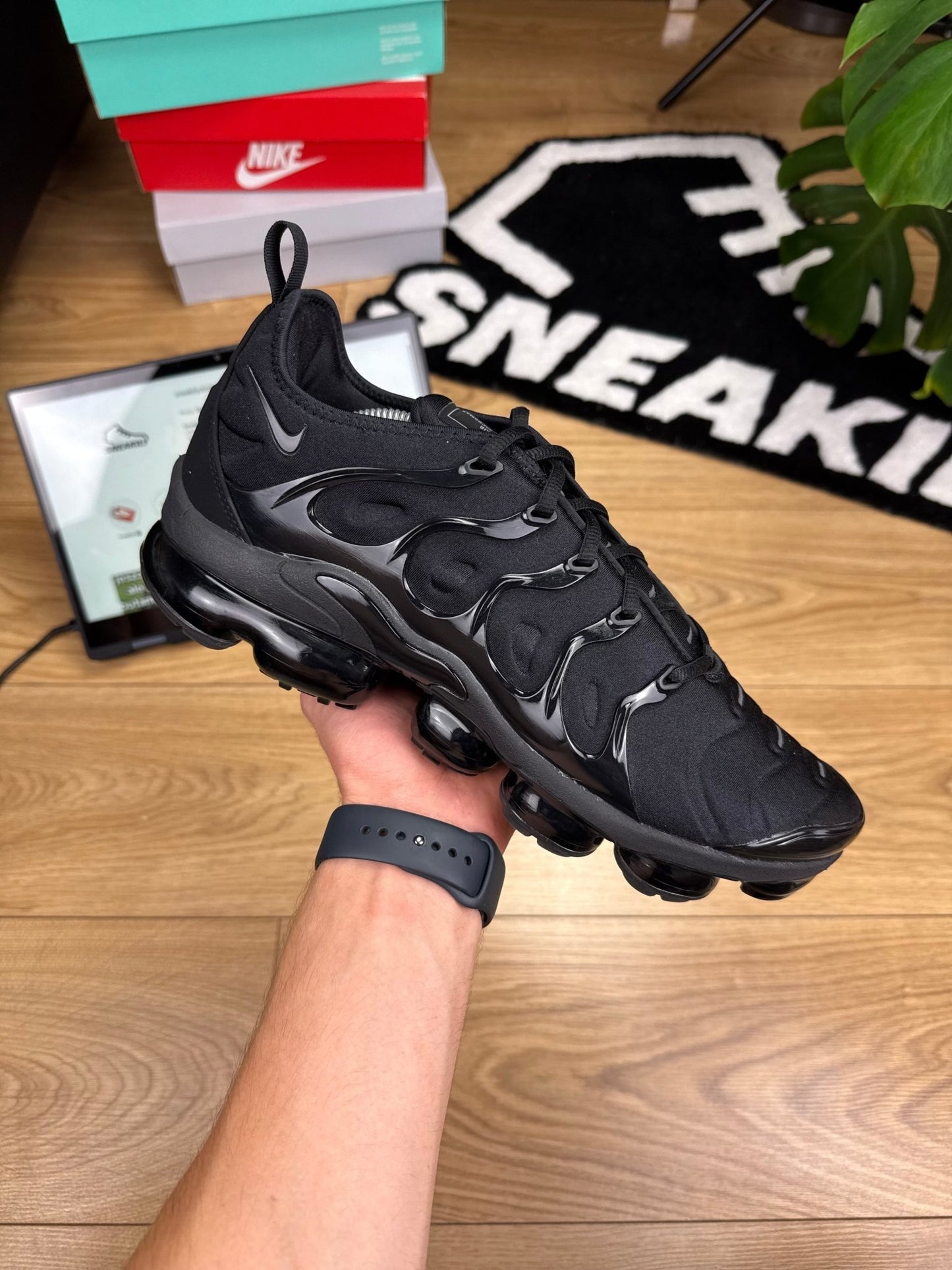 Nike Air Vapormax Plus (45.5)