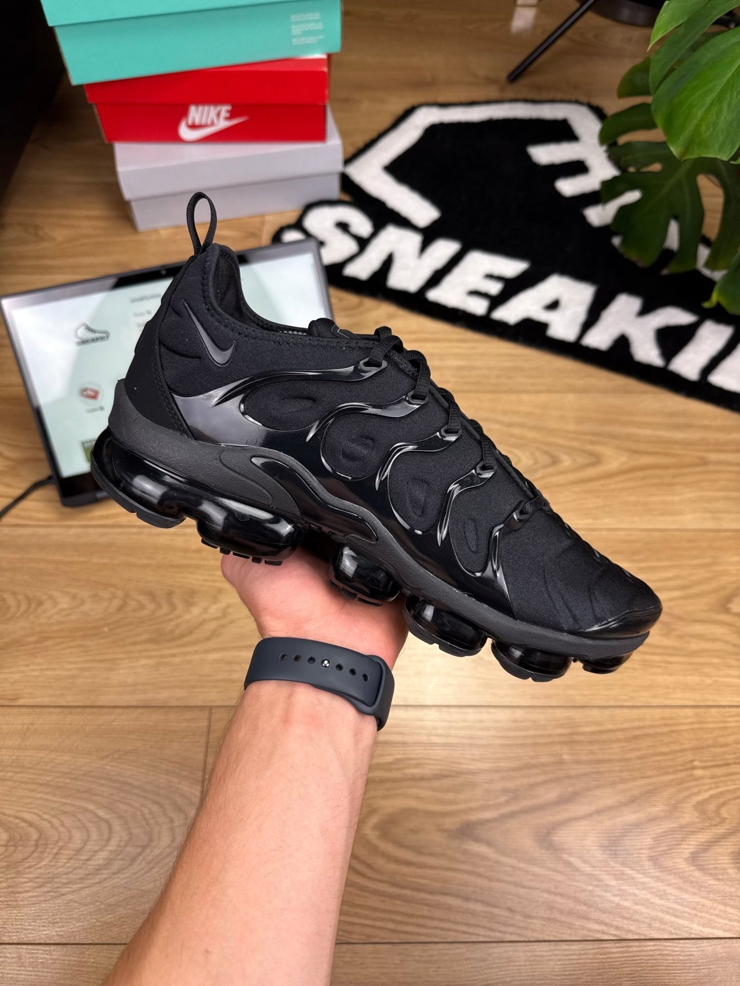 Nike Air Vapormax Plus (45.5)