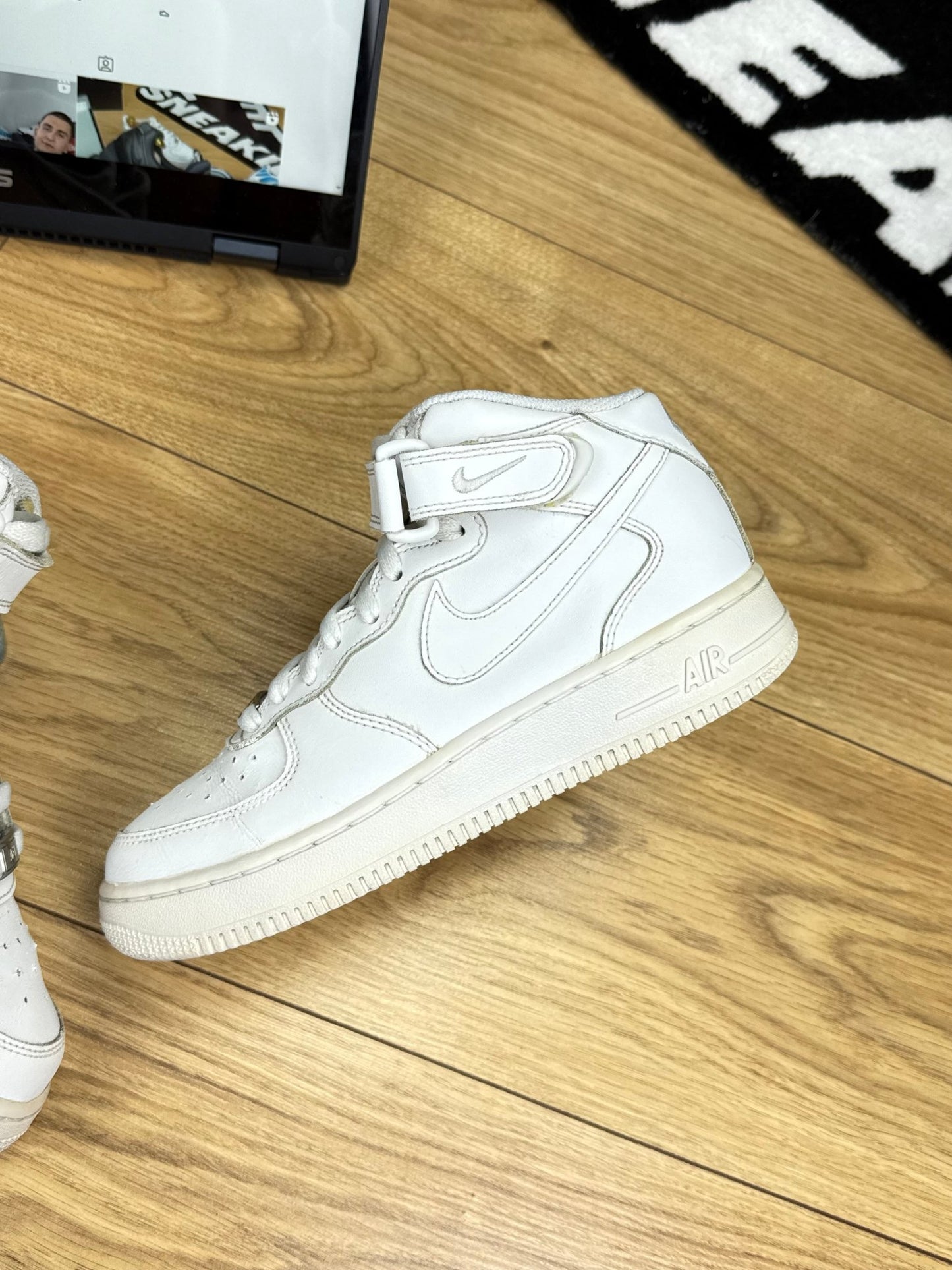 Nike Air Force 1 Mid (37.5)