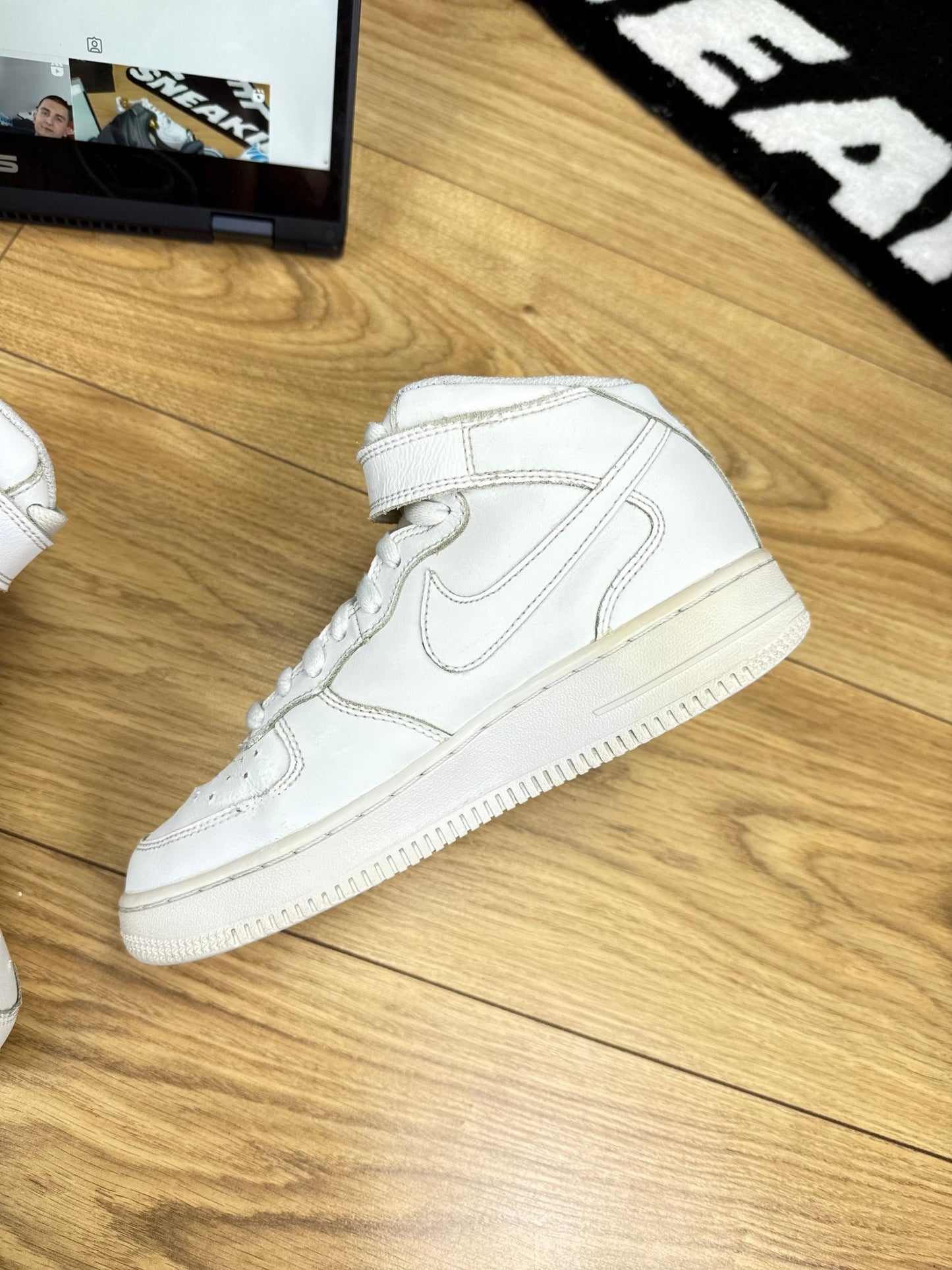 Nike Air Force 1 Mid (37.5)