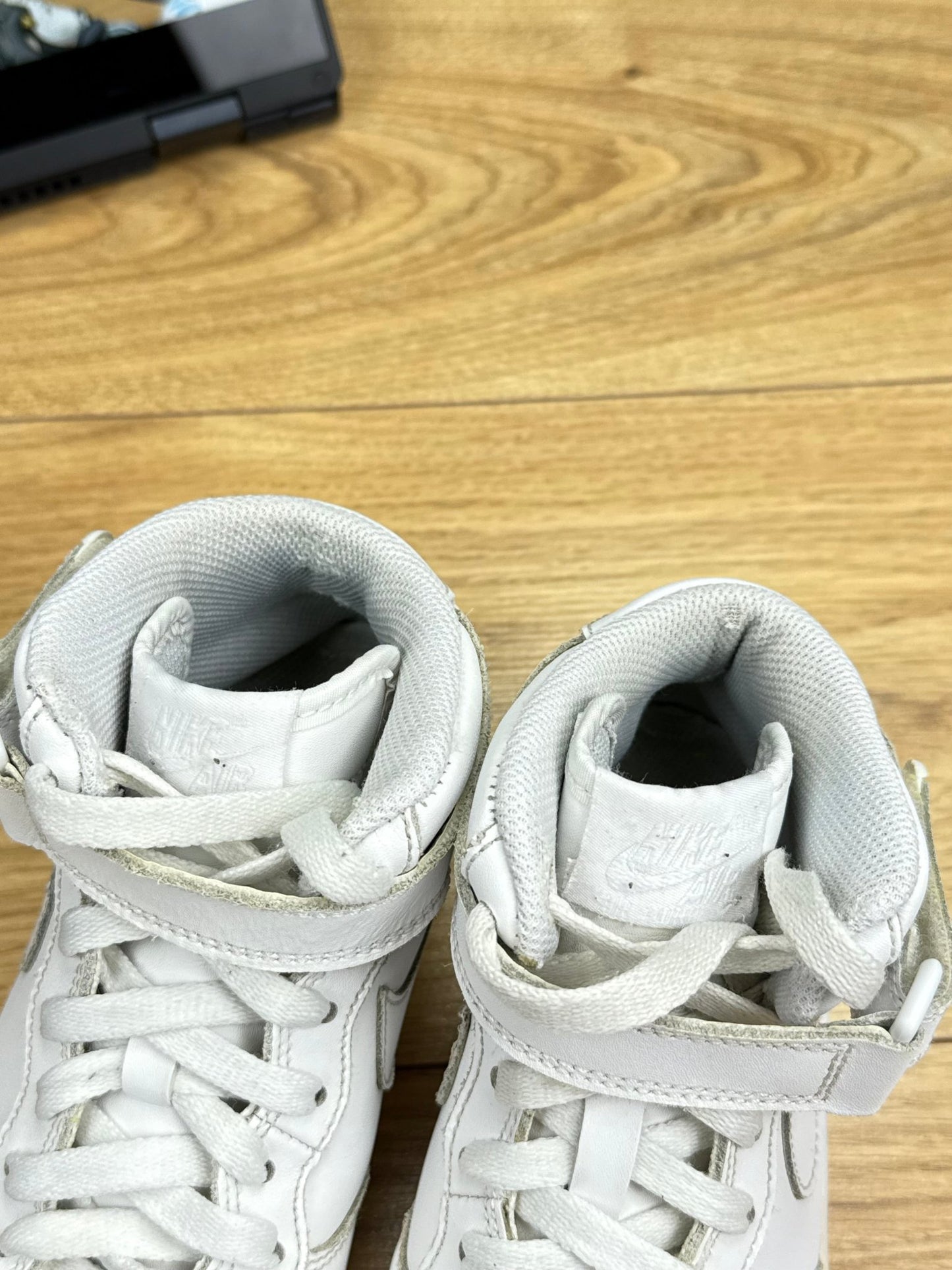 Nike Air Force 1 Mid (37.5)