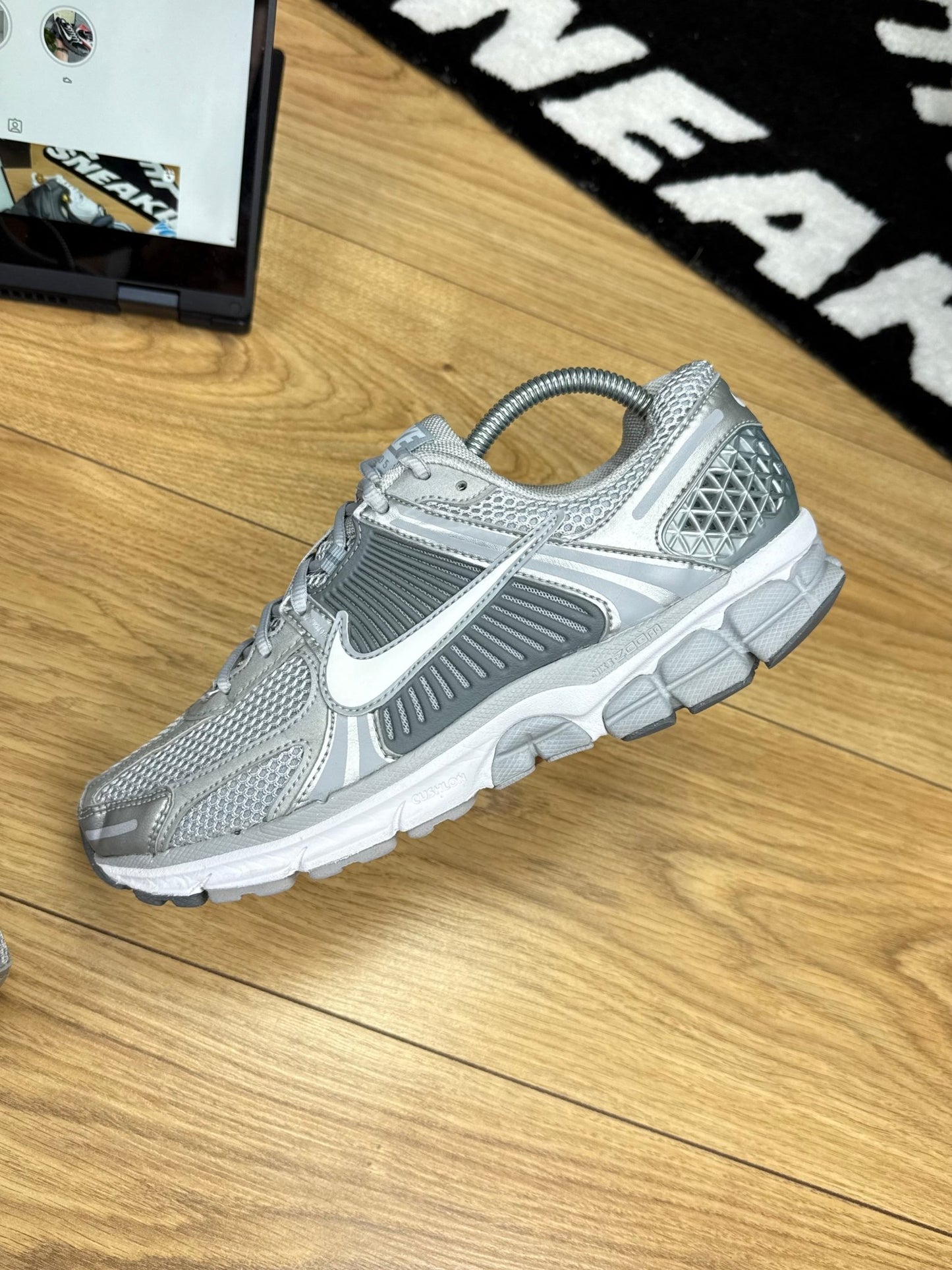 Nike Zoom Vomero 5 (42)