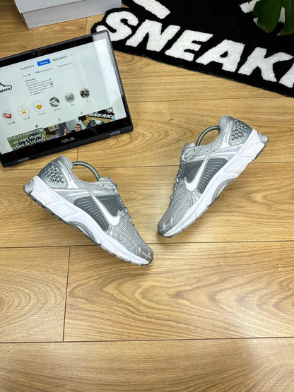 Nike Zoom Vomero 5 (42)