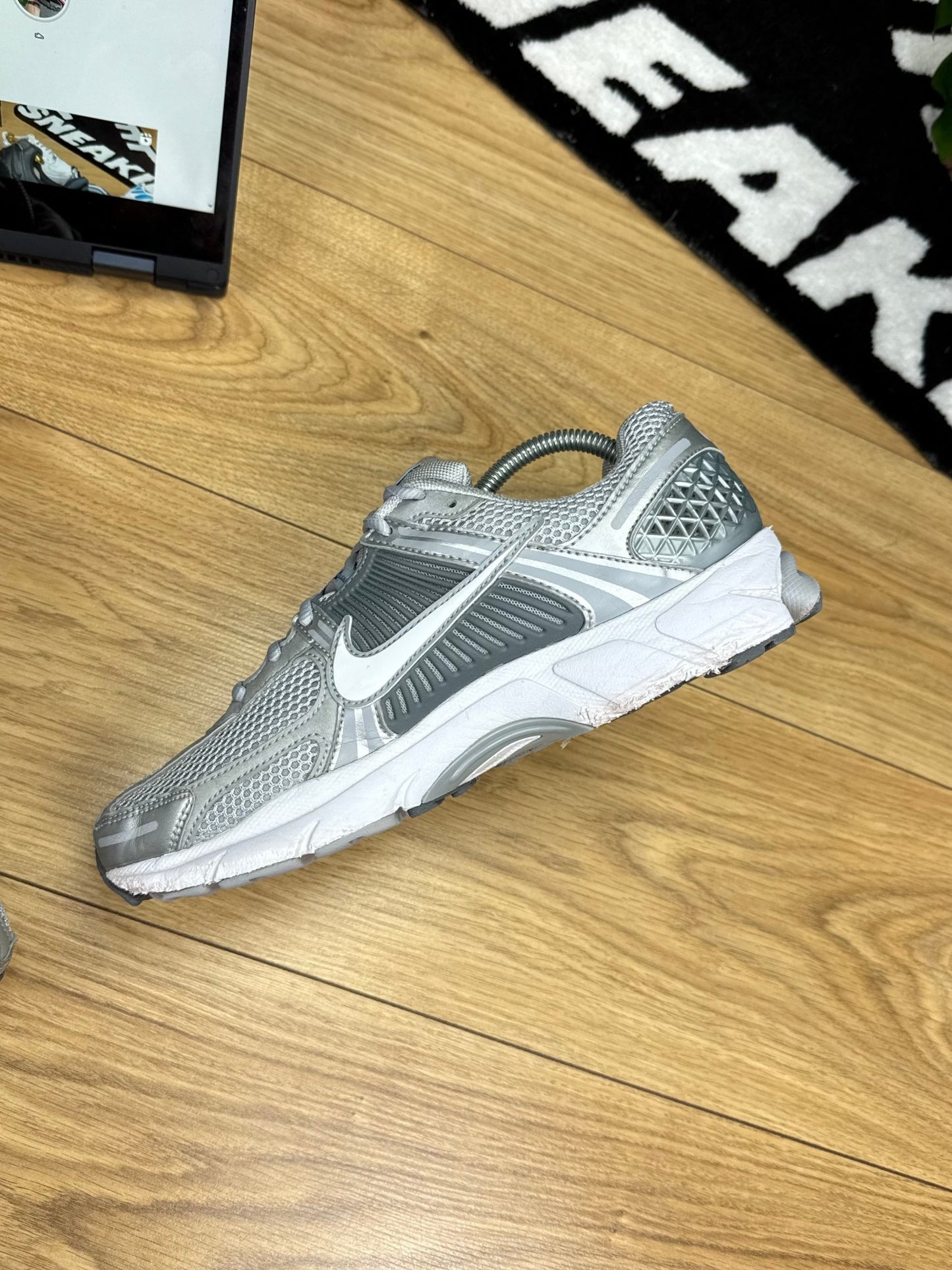 Nike Zoom Vomero 5 (42)