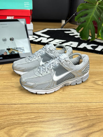 Nike Zoom Vomero 5 (42)