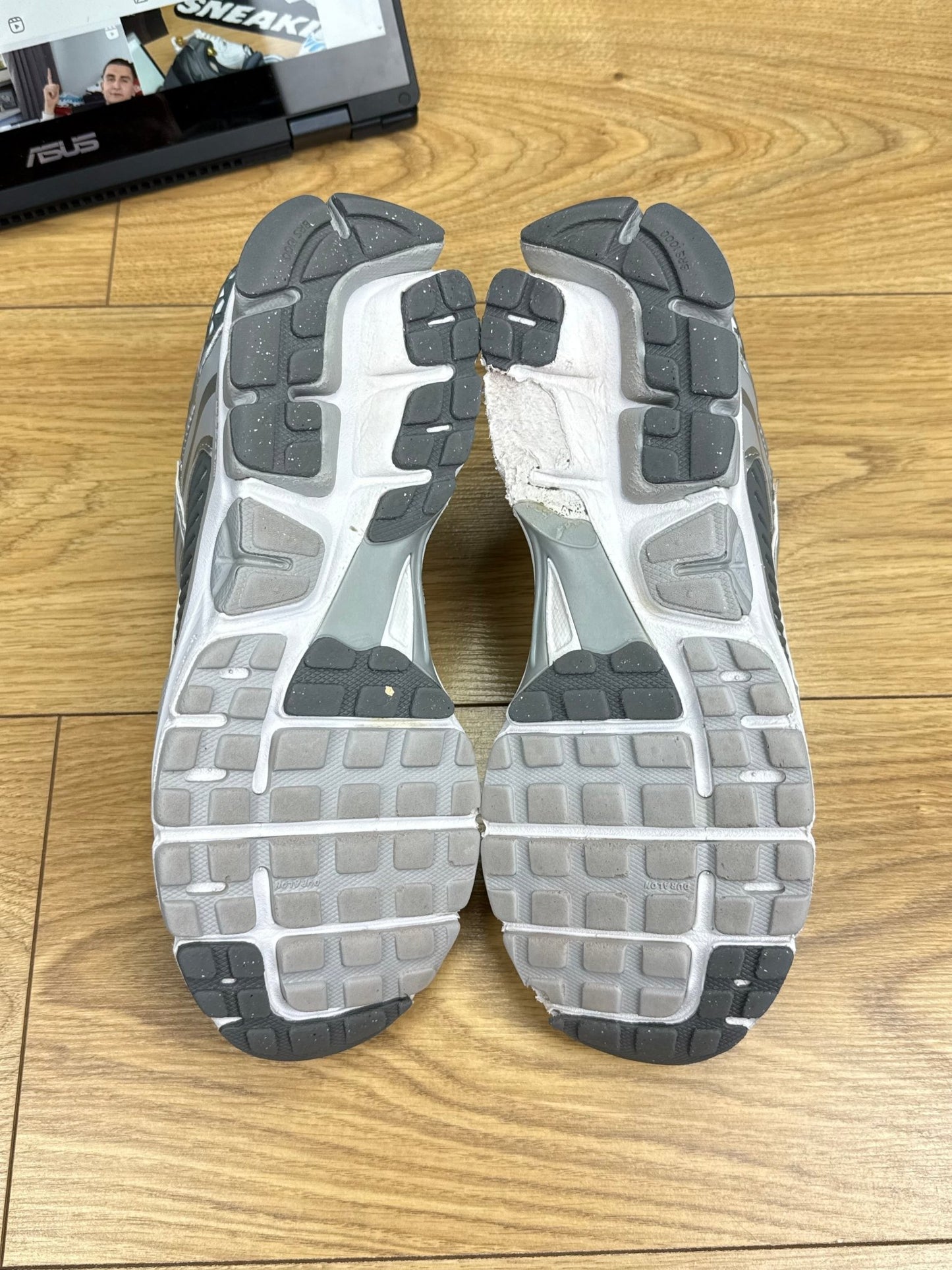 Nike Zoom Vomero 5 (42)