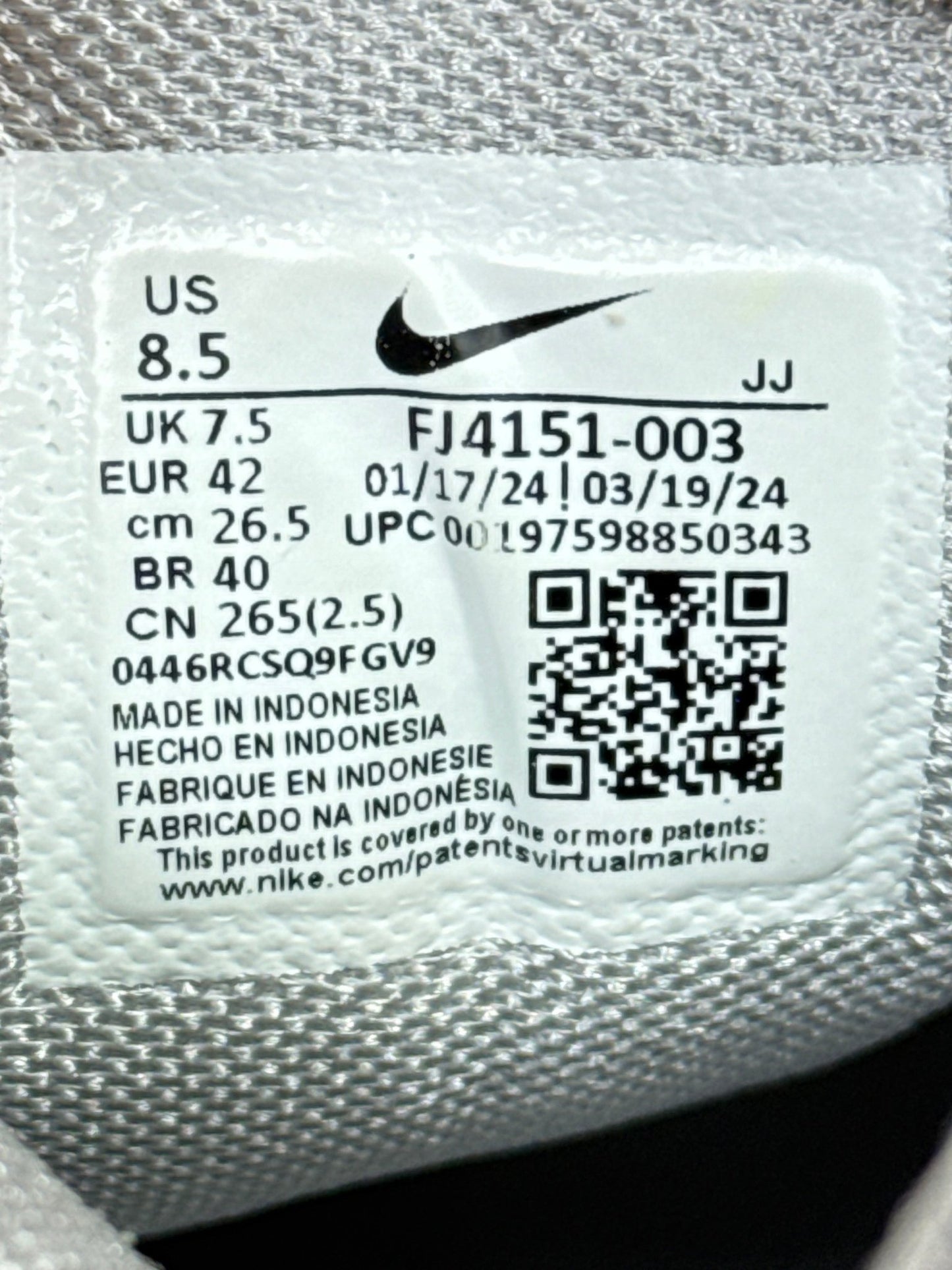 Nike Zoom Vomero 5 (42)