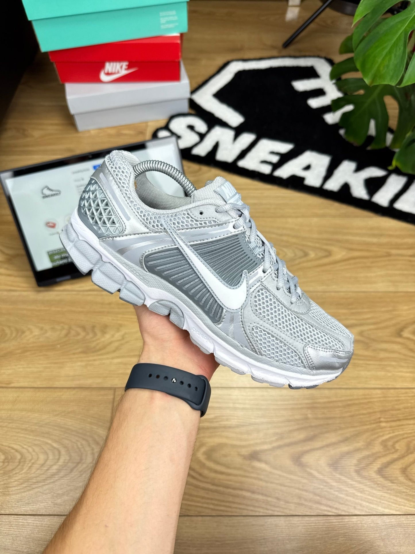 Nike Zoom Vomero 5 (42)