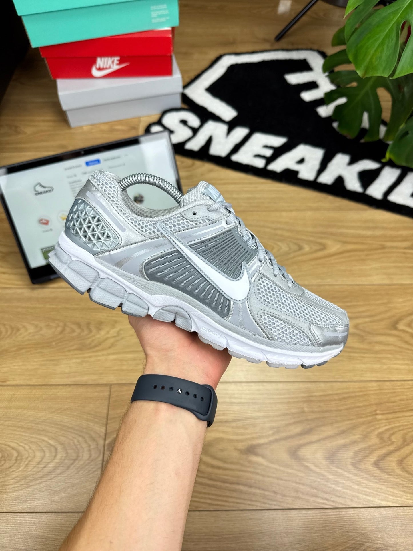 Nike Zoom Vomero 5 (42)