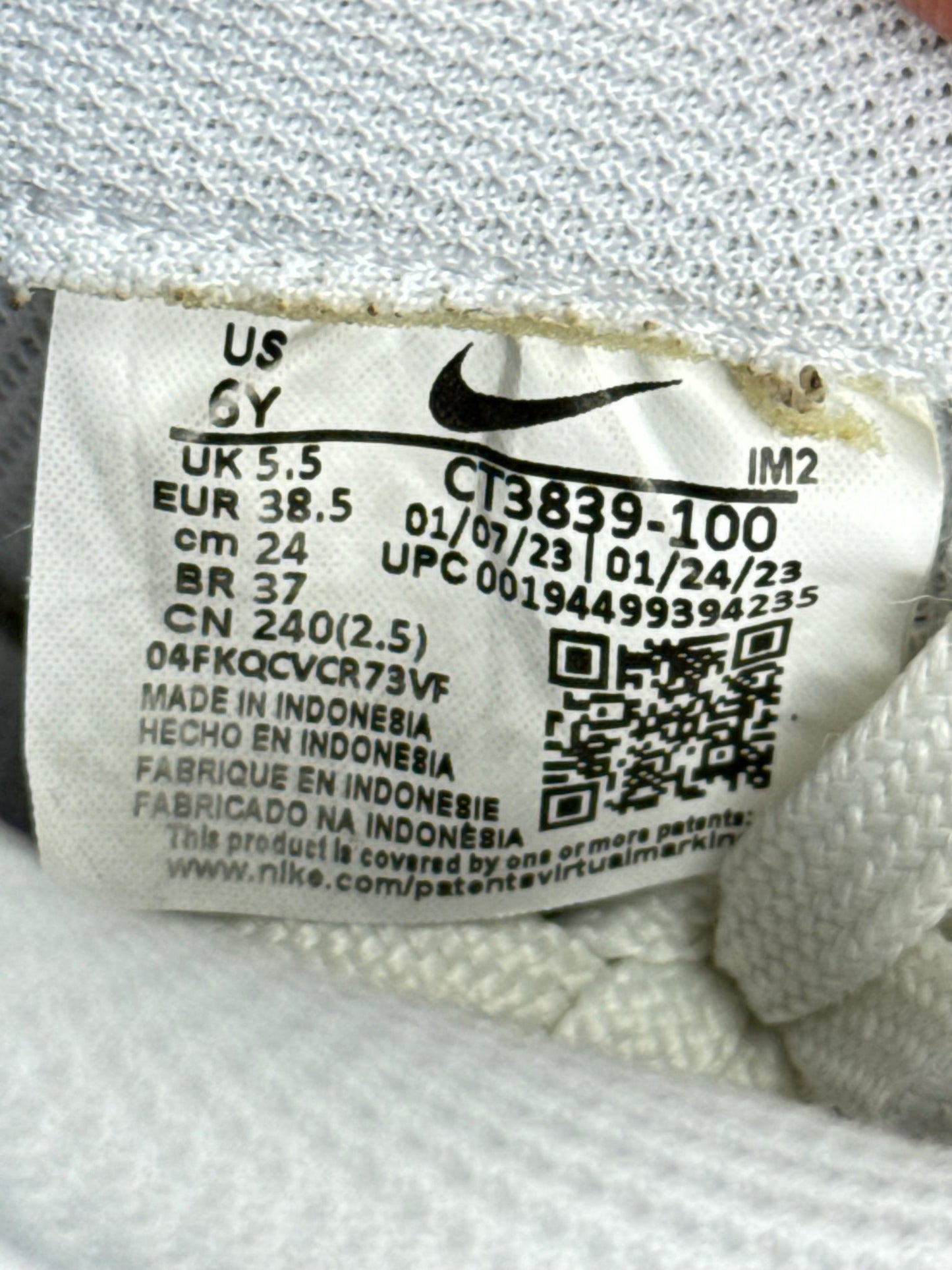 Nike Air Force 1 Low (38.5)