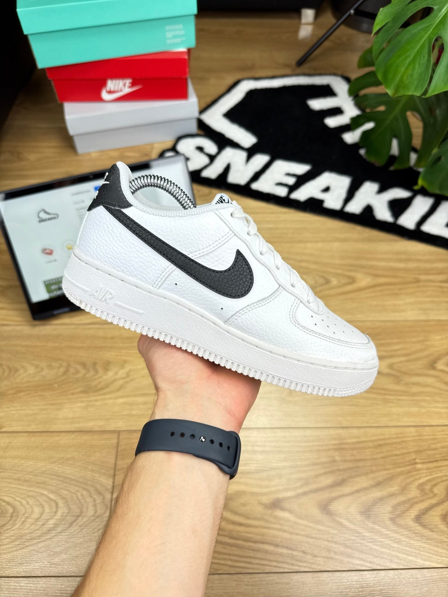 Nike Air Force 1 Low (38.5)