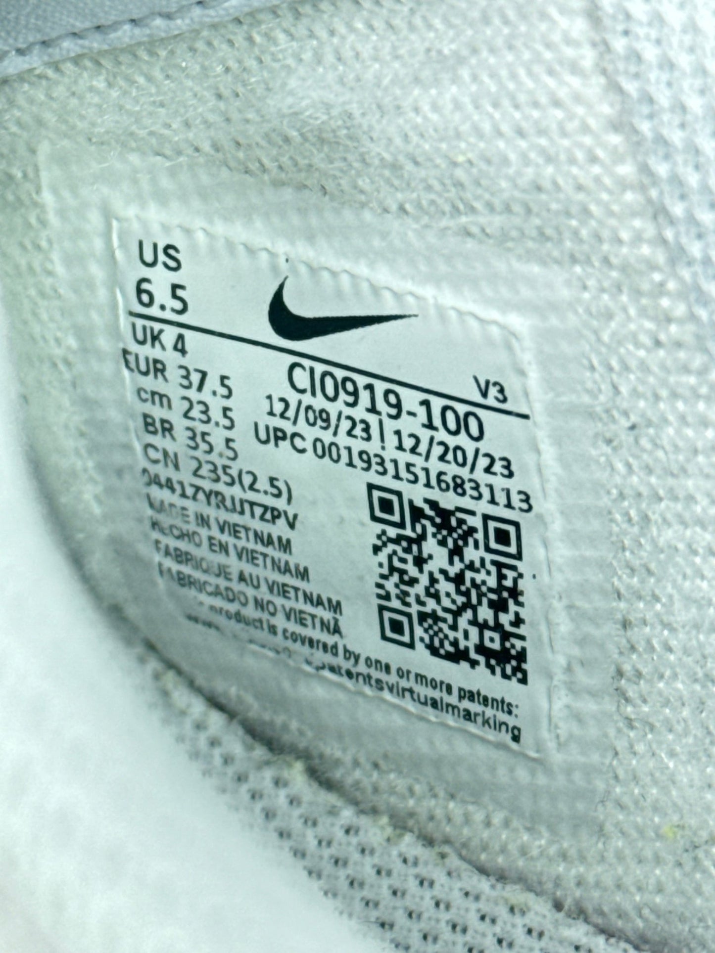 Nike Air Force 1 Low (37.5)