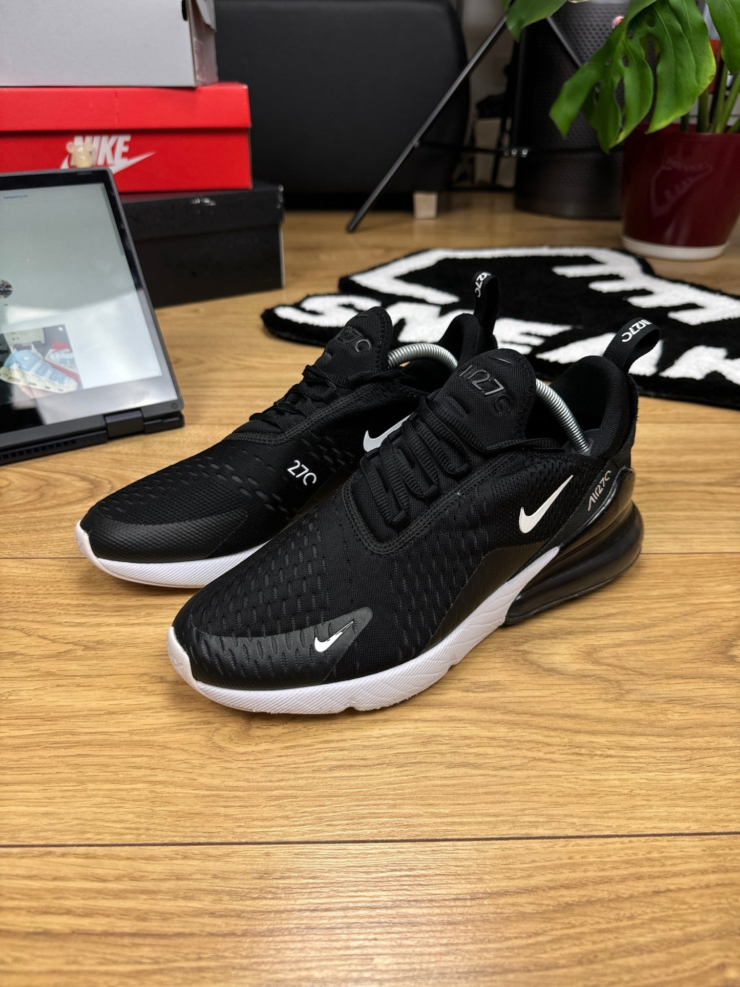 Nike Air Max 270 (42.5)