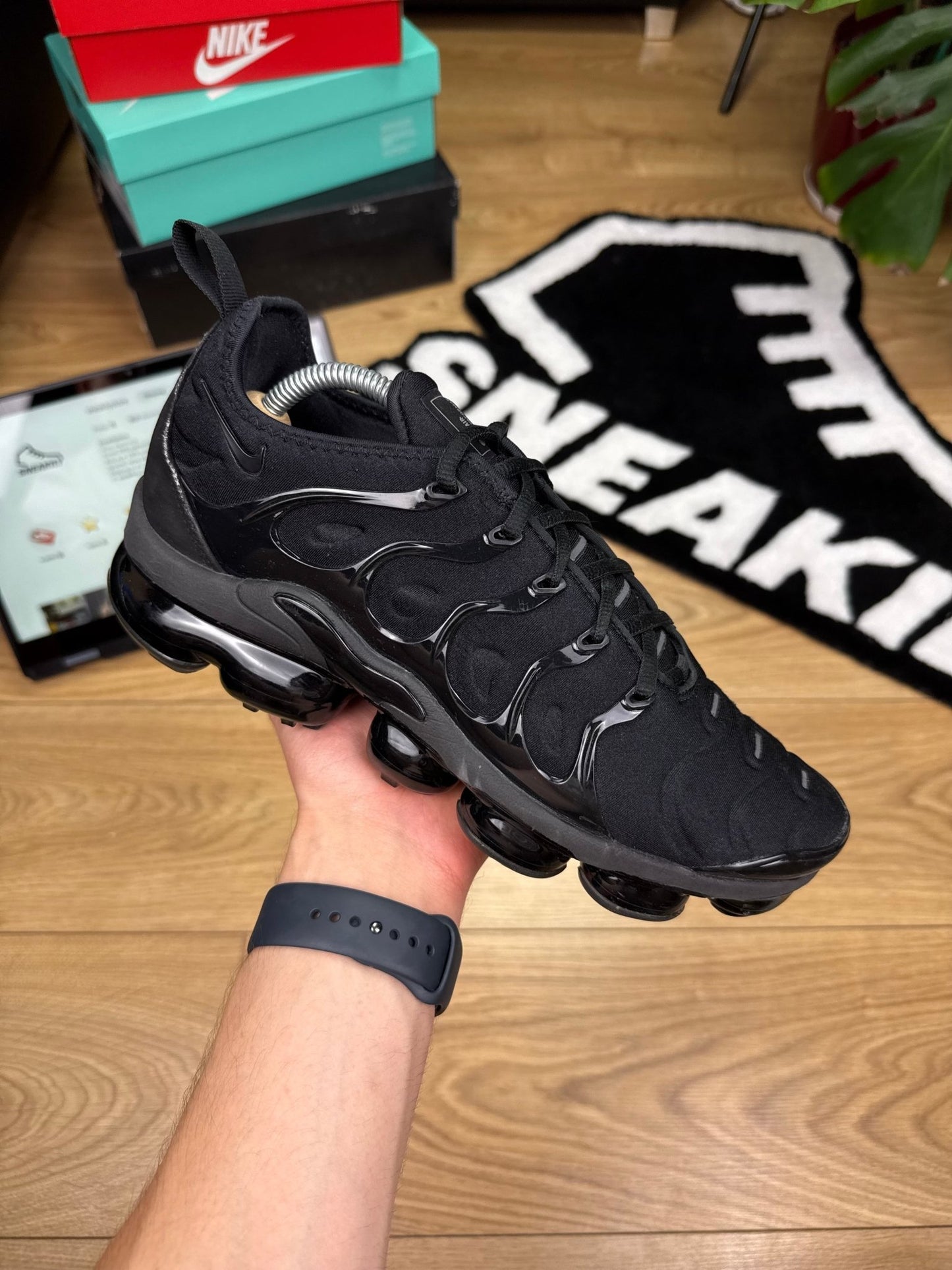 Nike Air Vapormax Plus (42.5)