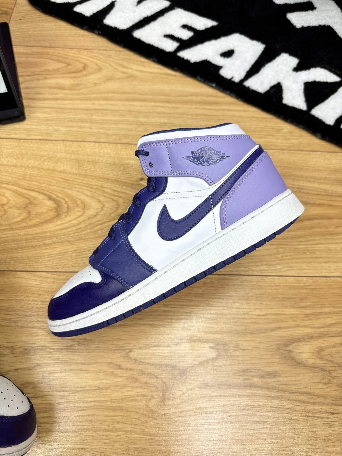 Nike Air Jordan 1 Mid (40)