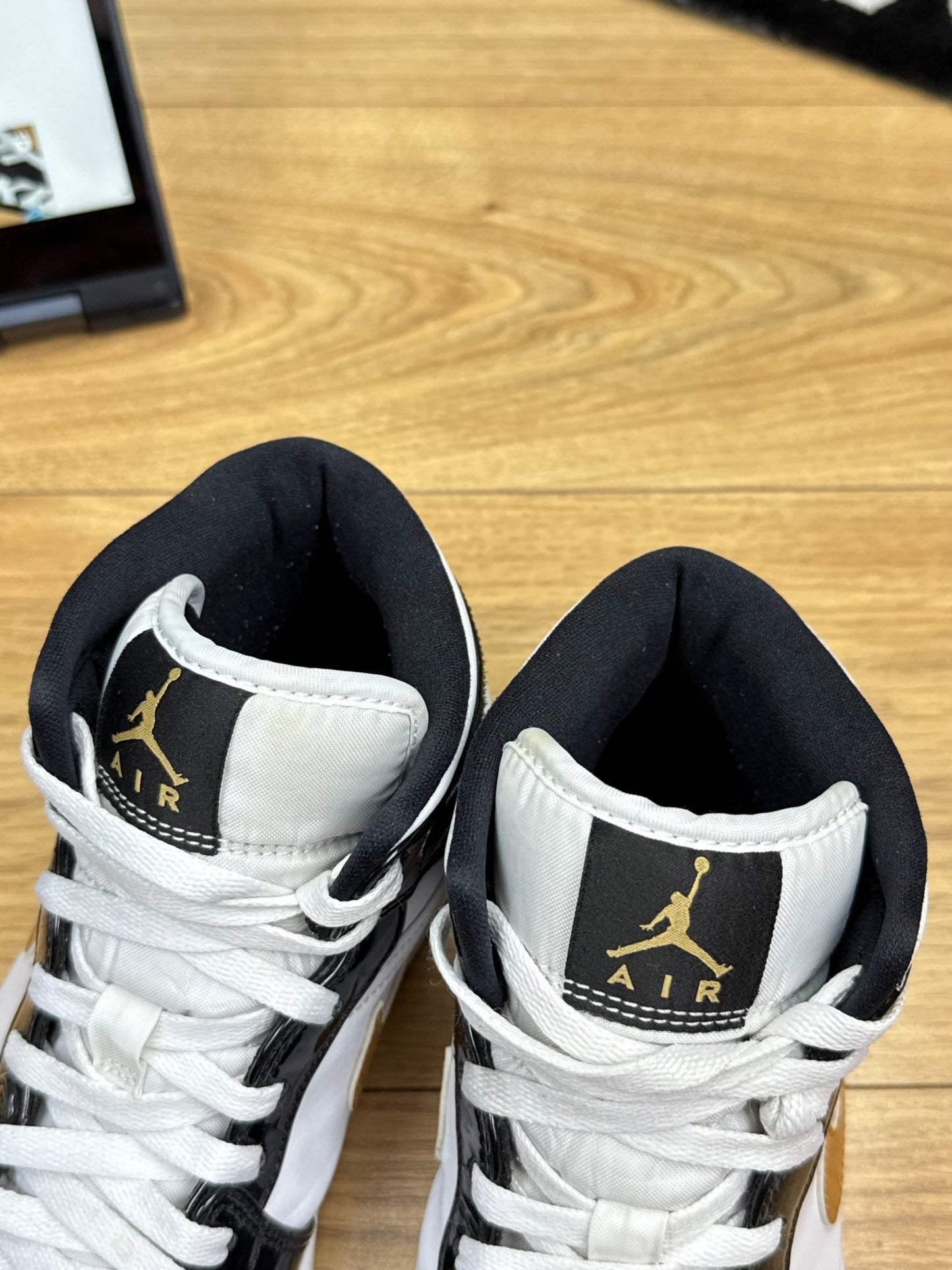 Nike Air Jordan 1 Mid (43)