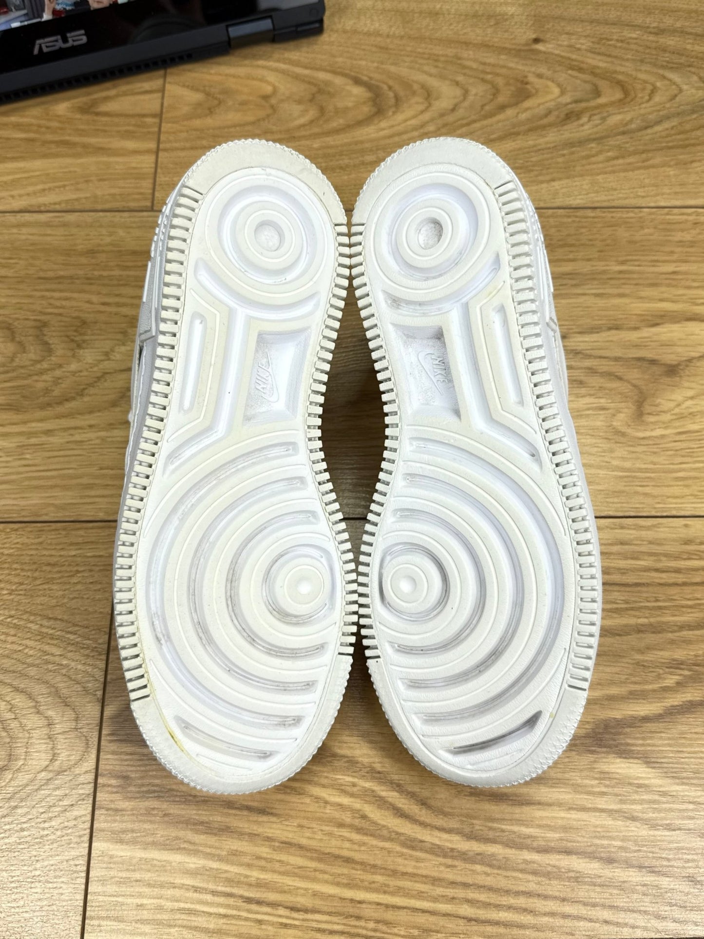 Nike Air Force 1 Low (40)