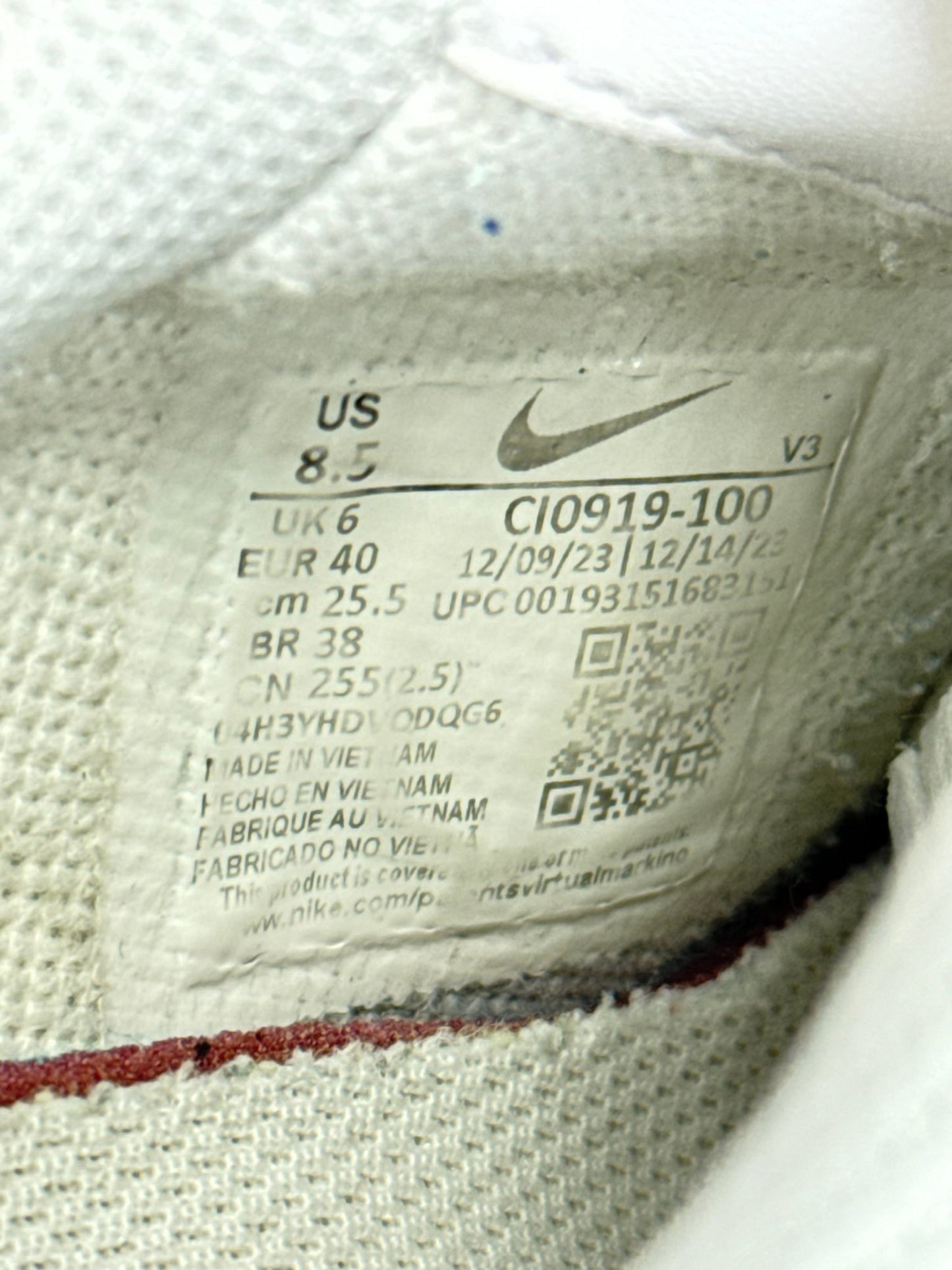 Nike Air Force 1 Low (40)