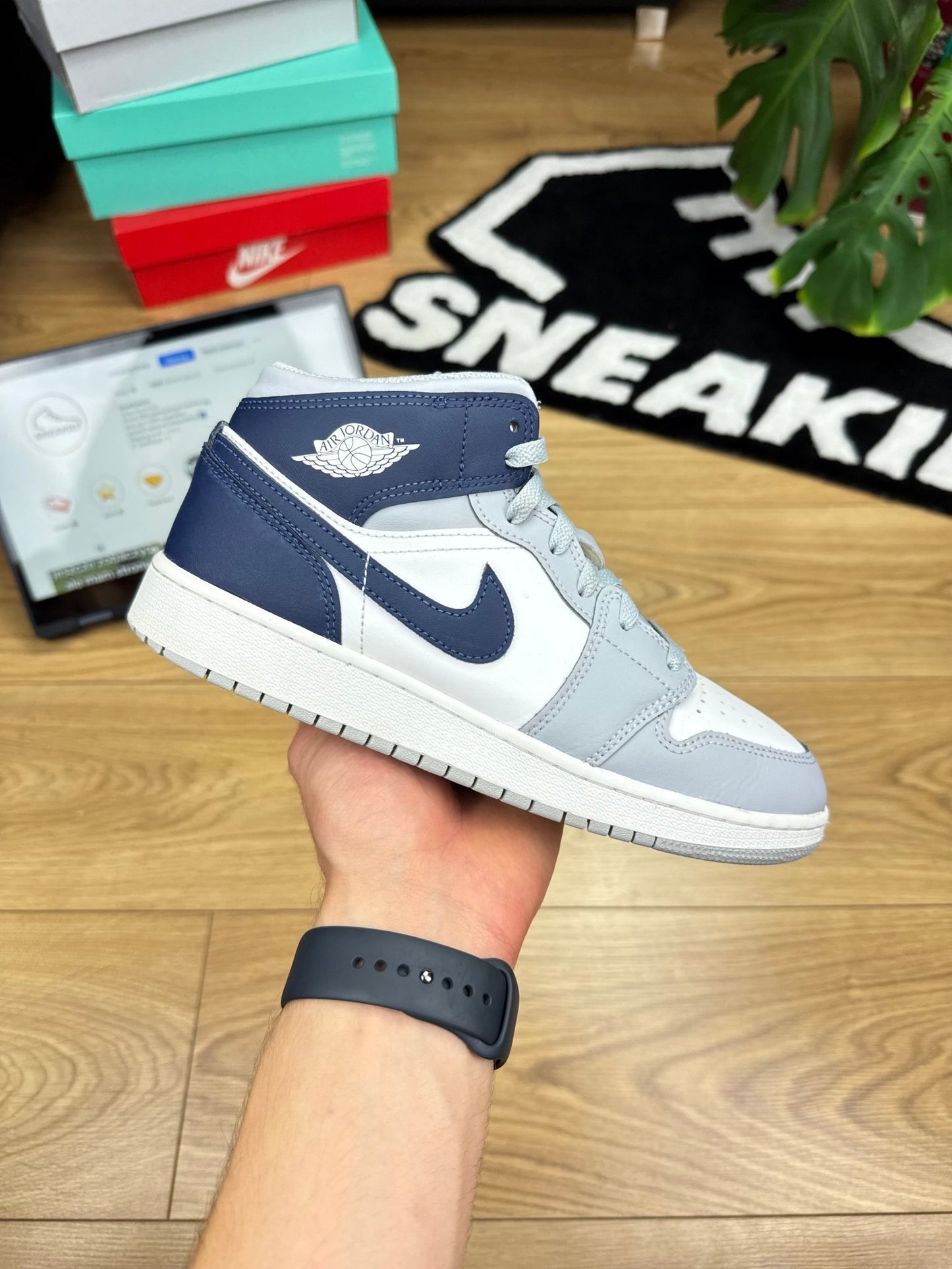 Nike Air Jordan 1 Mid (39)
