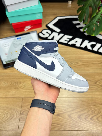 Nike Air Jordan 1 Mid (39)