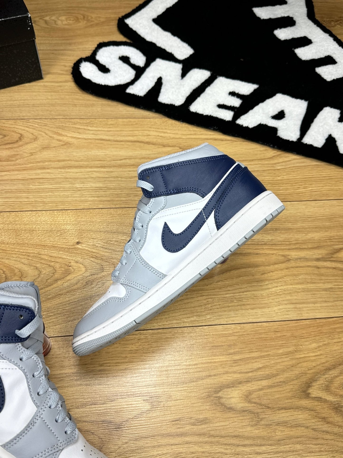 Nike Air Jordan 1 Mid (43)