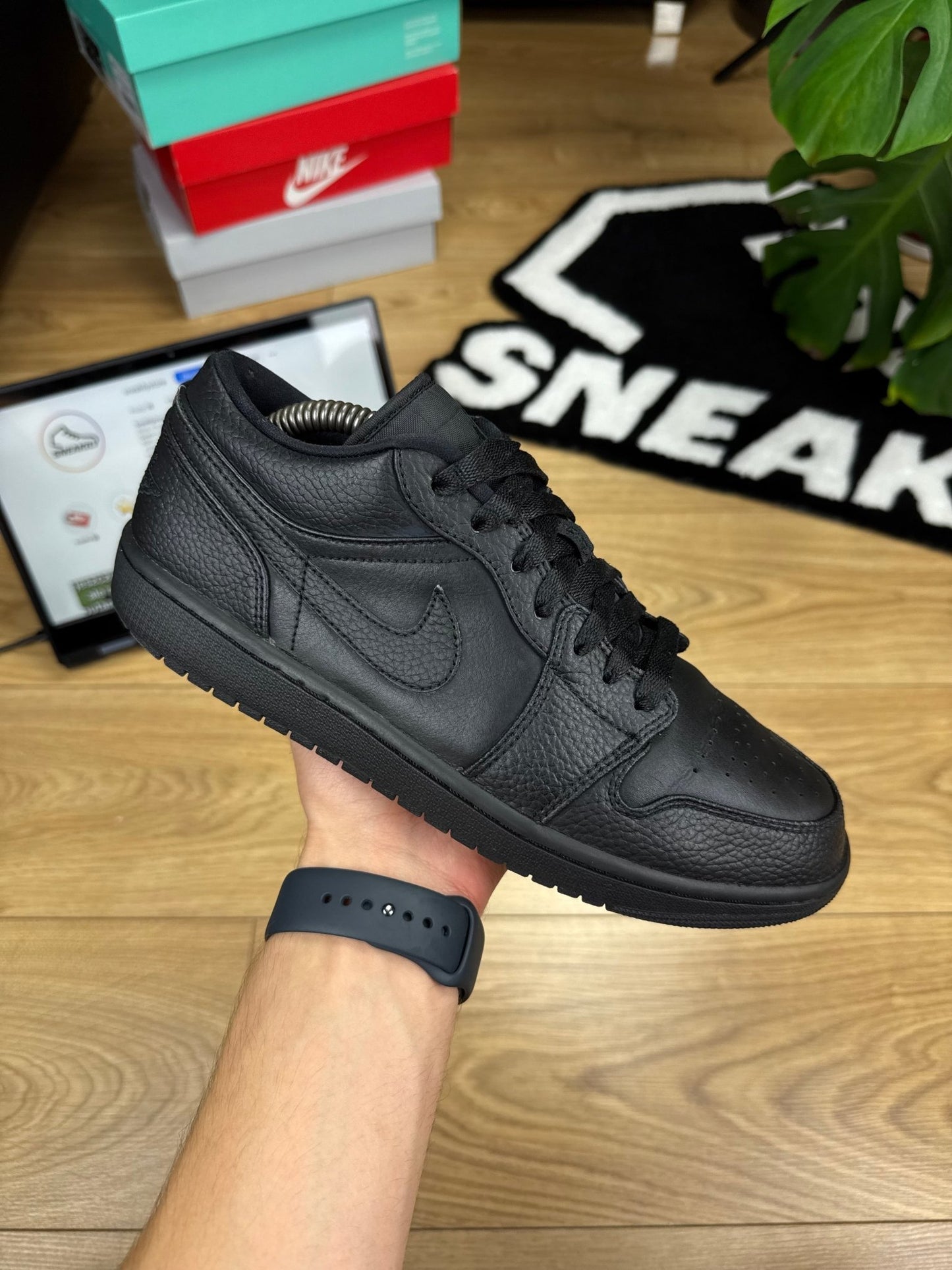 Nike Air Jordan 1 Low (42.5)