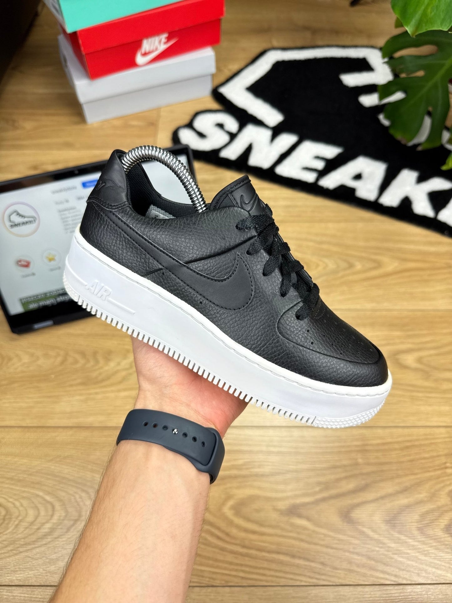 Nike Air Force 1 Sage (36.5)