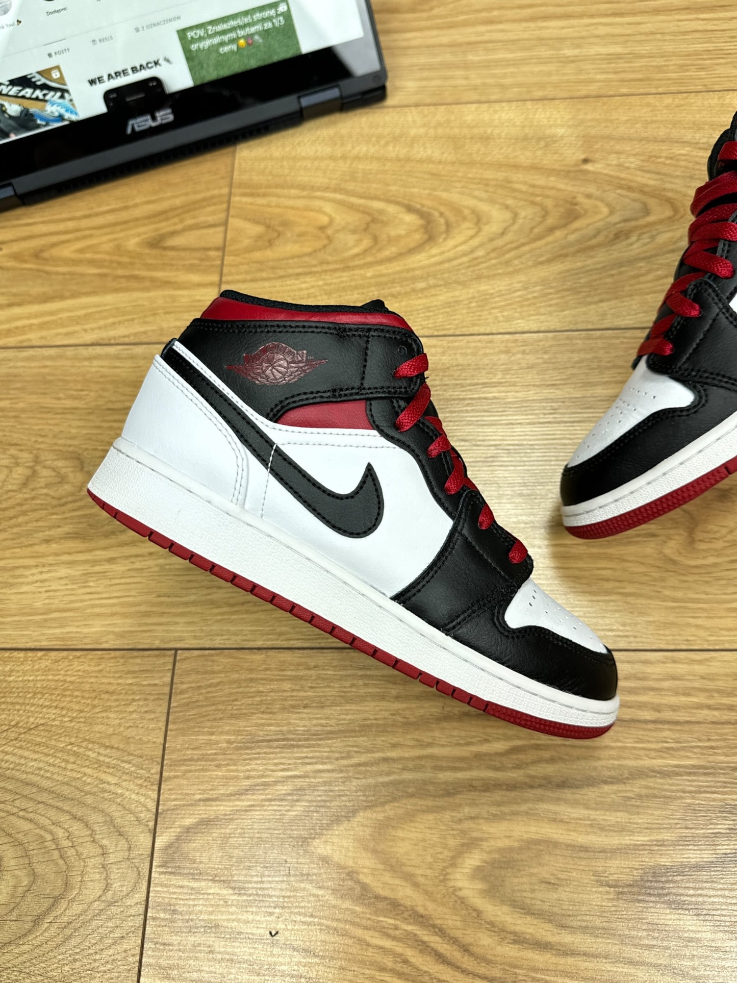 Nike Air Jordan 1 Mid (37.5)