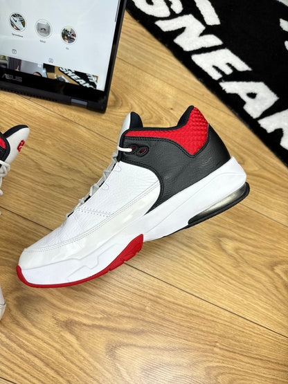 Nike Air Jordan Max Aura 3 (45.5)