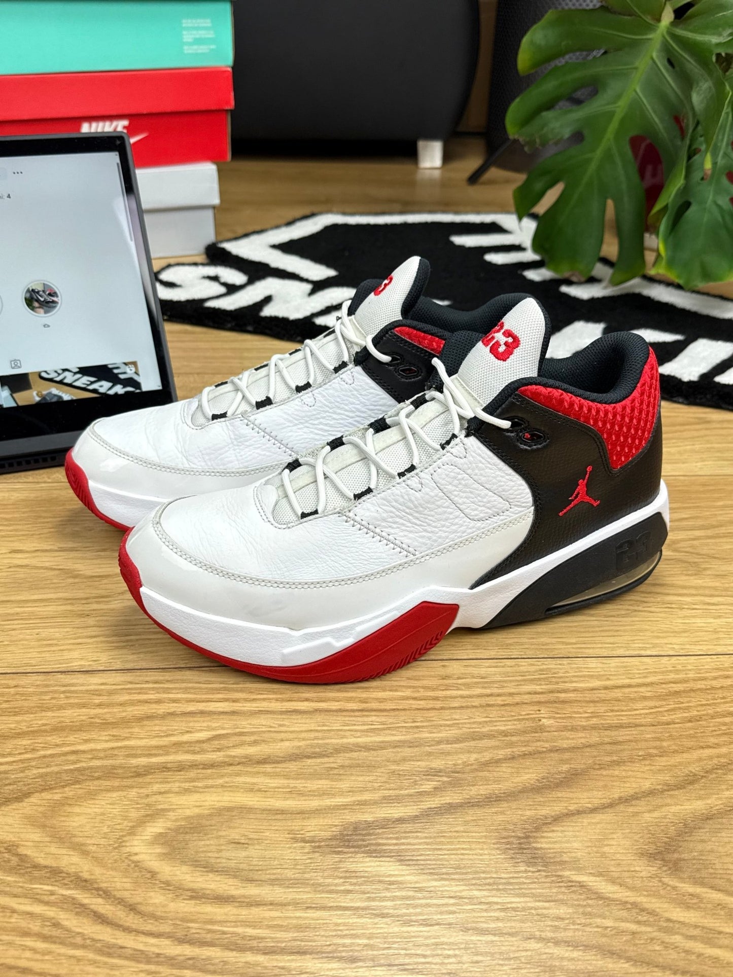 Nike Air Jordan Max Aura 3 (45.5)