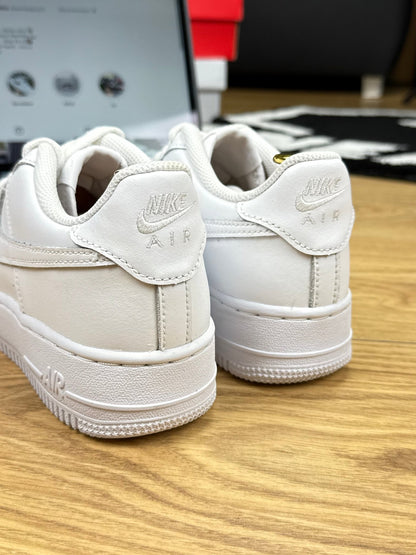Nike Air Force 1 Low (38.5)
