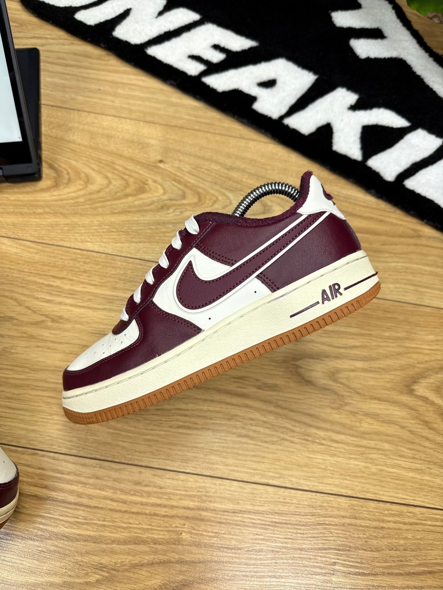 Nike Air Force 1 Low (37.5)