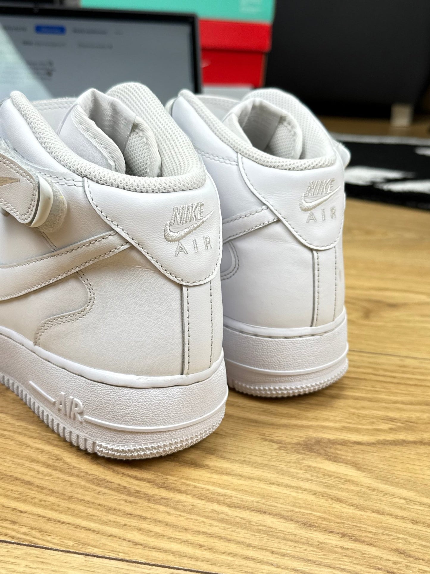 Nike Air Force 1 Mid (42.5)