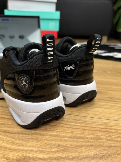 Nike Air Jordan Max Aura 6 (37.5)