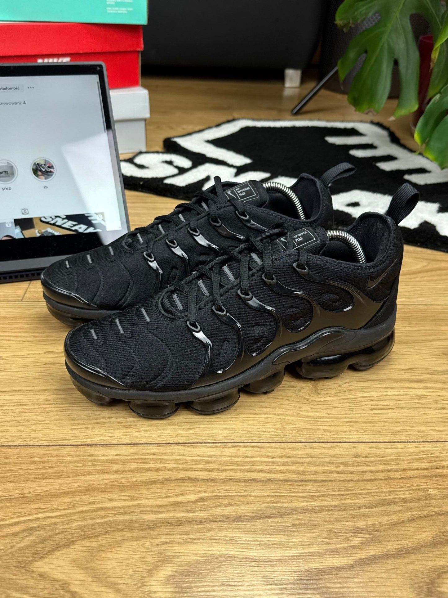 Nike Air Vapormax Plus (42.5)