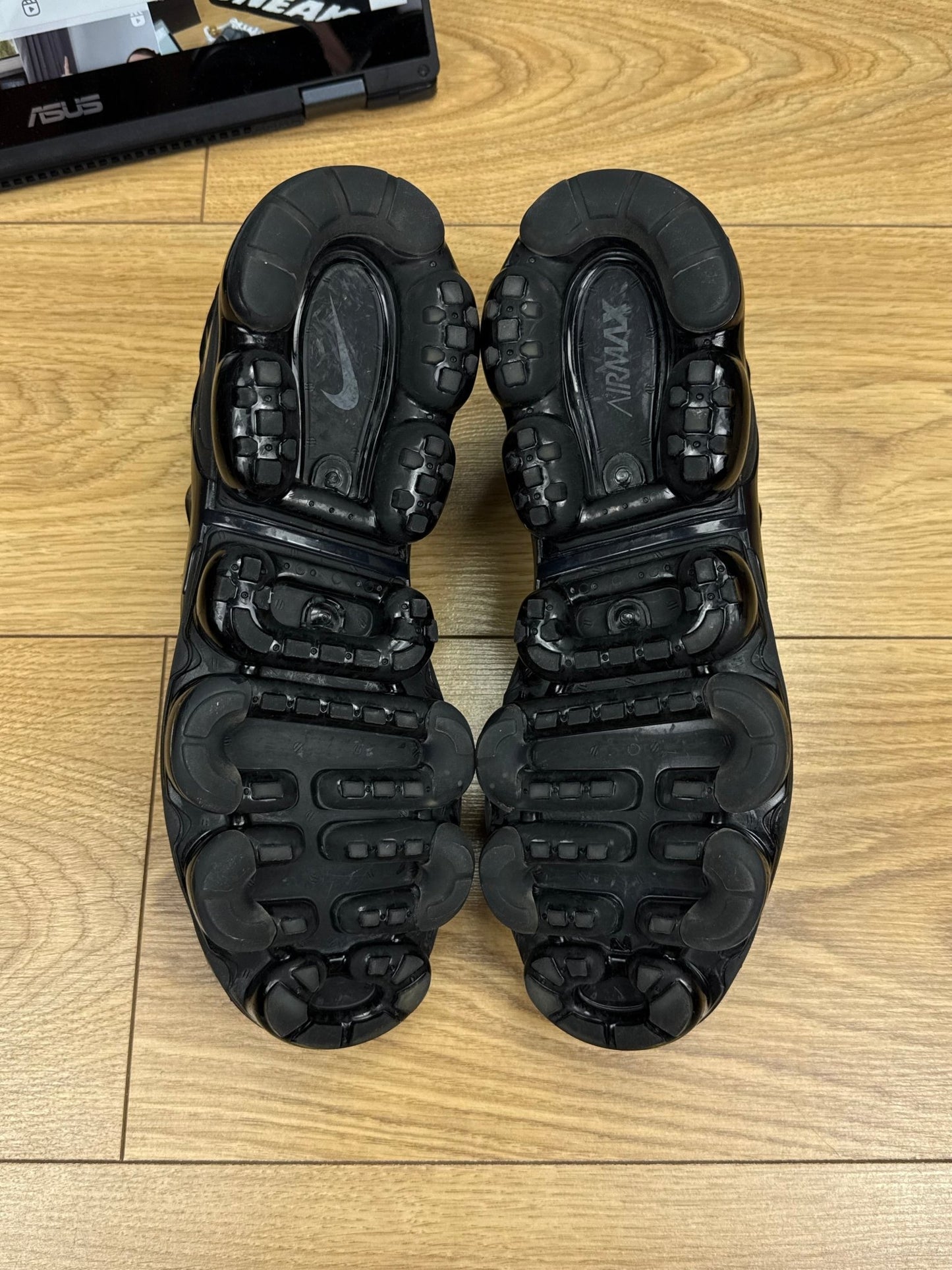 Nike Air Vapormax Plus (42.5)