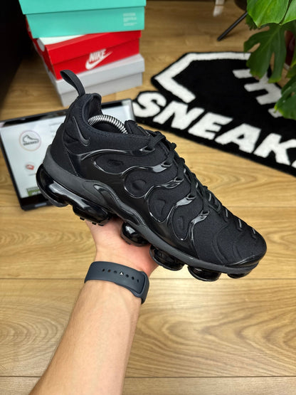 Nike Air Vapormax Plus (42.5)