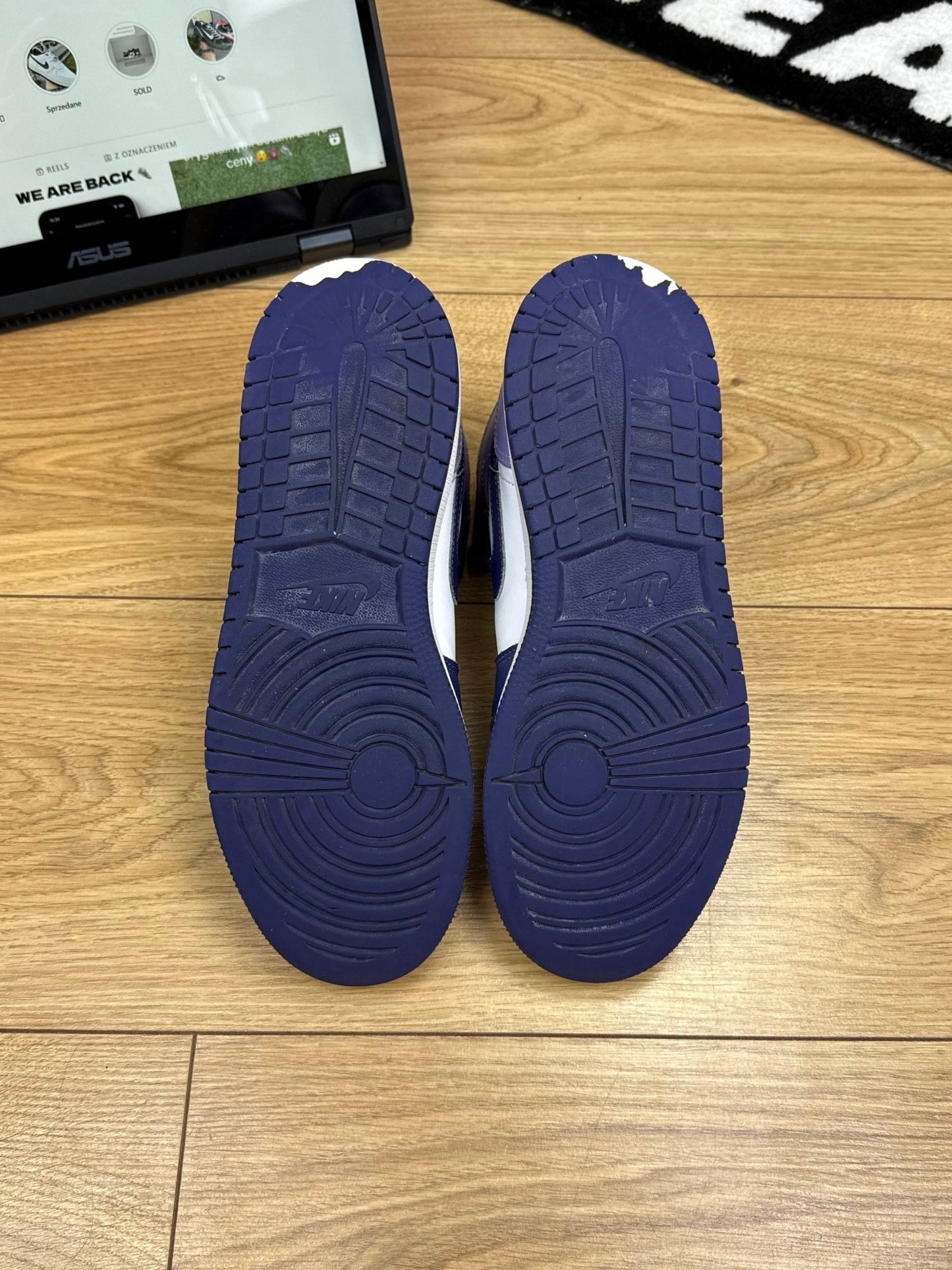 Nike Air Jordan 1 Mid (40)