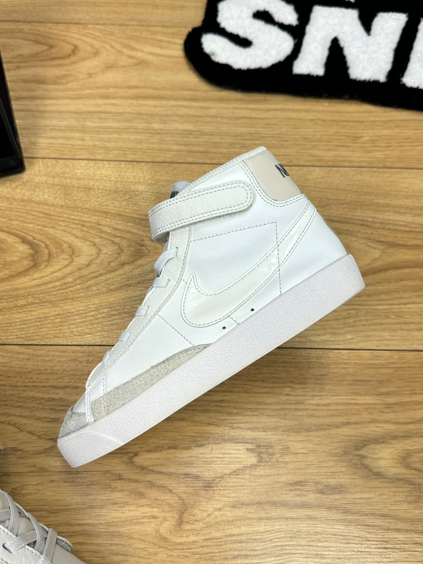 Nike Blazer Mid 77 (35)
