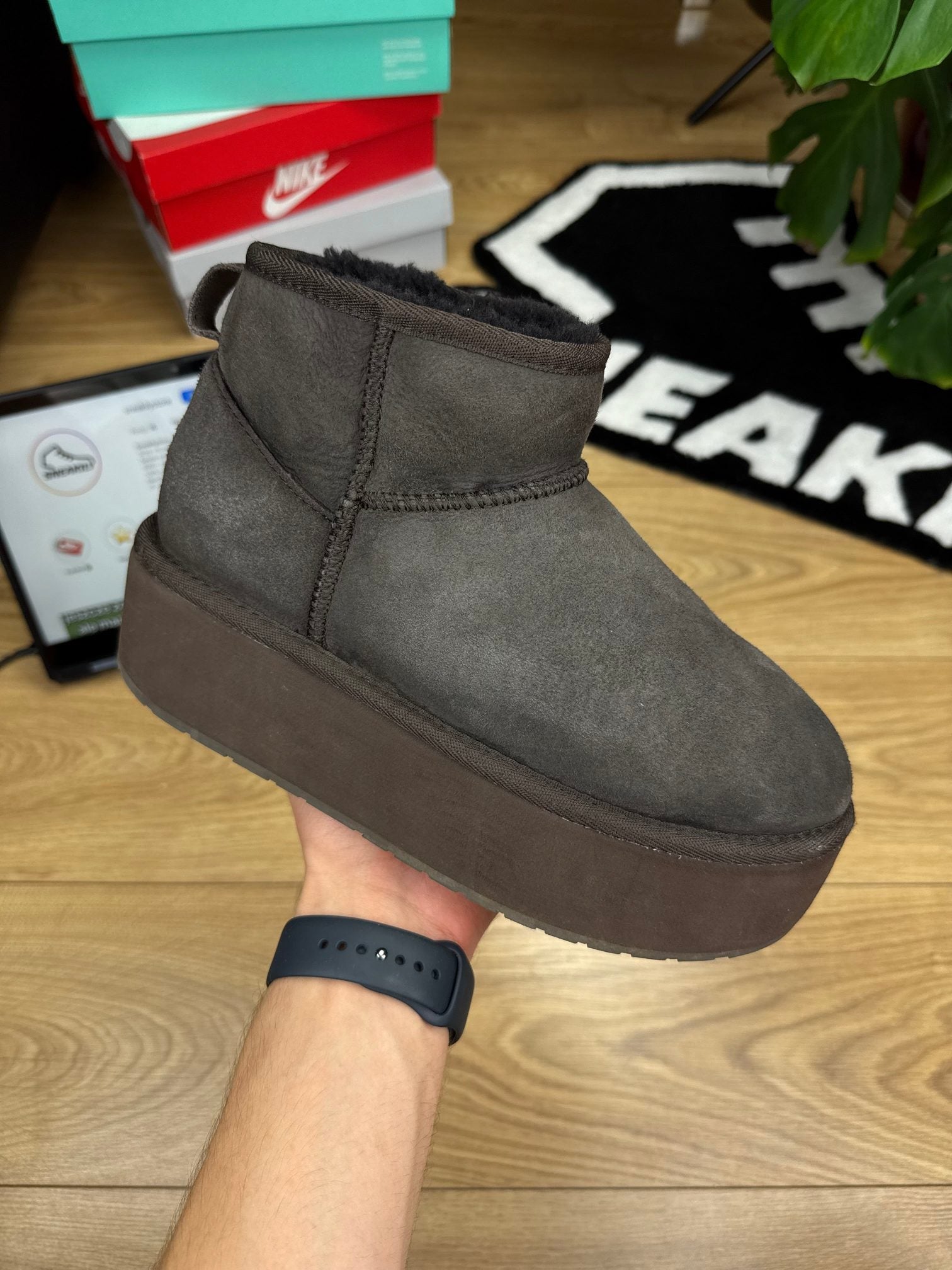 EMU Australia Stinger Micro Flatform Black — buty sportowe damskie w bardzo dobrym stanie rozmiar 40, widok z boku