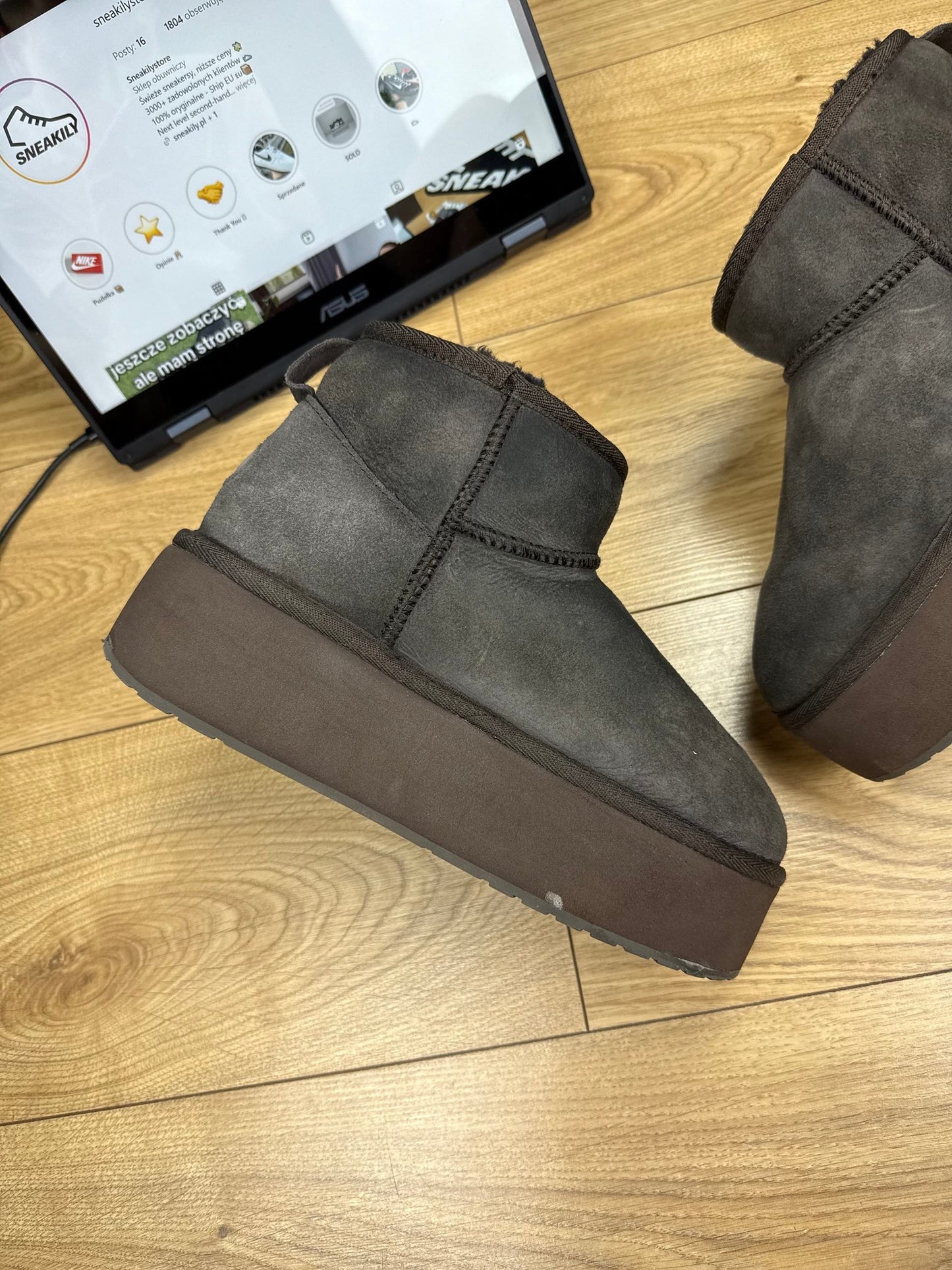 EMU Australia Stinger Micro Flatform Black — buty sportowe damskie w bardzo dobrym stanie rozmiar 40, wewnętrzny panel lewego buta