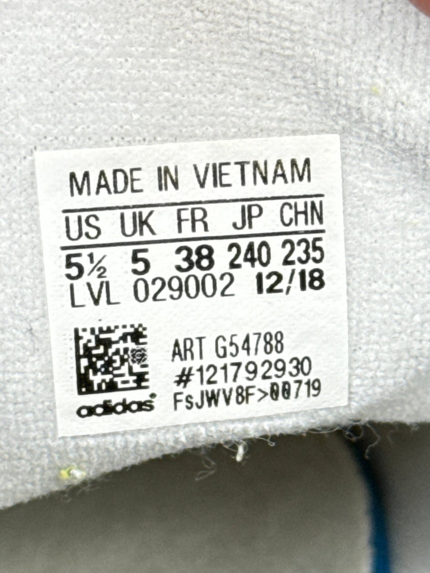 Adidas Yung-96 (38)